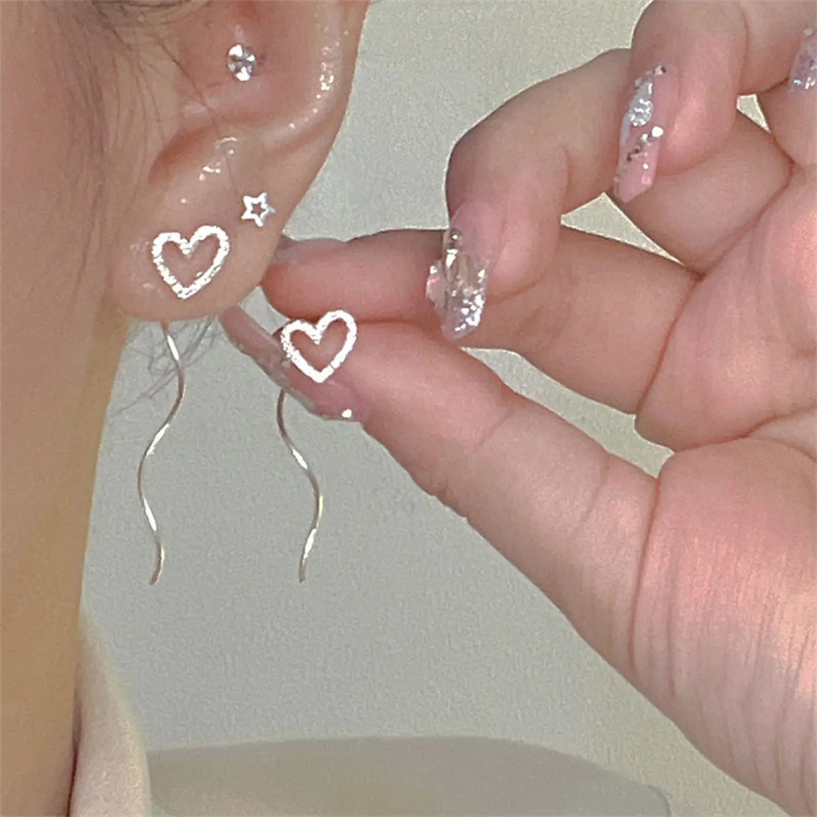 Trendy Zircon Earrings Creative Hollowed Heart-shaped Silver Earrings For Women Sweety Y2K Glitter Ear Line Jewelry Accessories