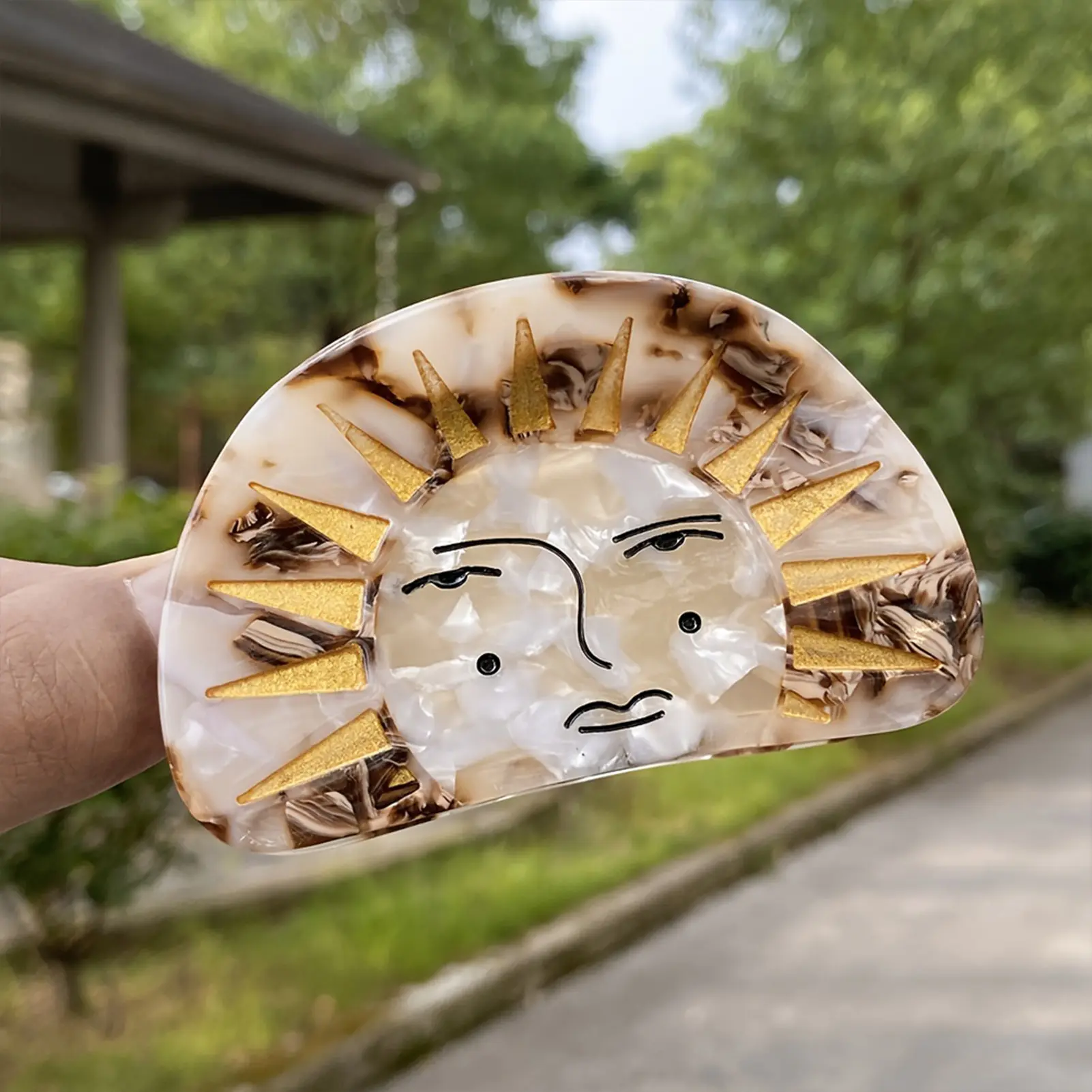 Vintage Round Hair Claw Funny Sun Goddess Pattern Shark Gripper Trendy Acetic Acid Hair Clip Girls Daily Lift Hair Accessories