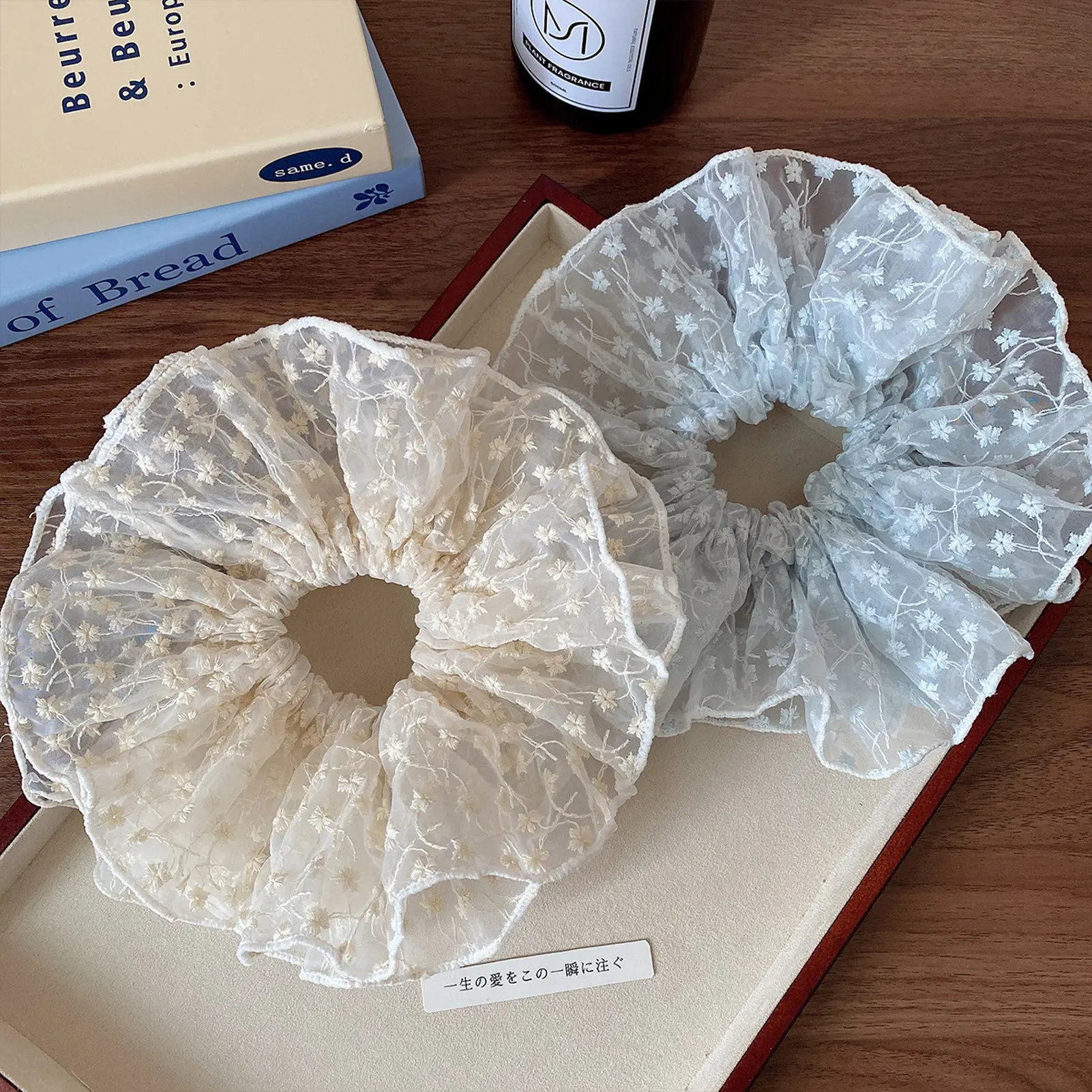 French Retro Hair Rope Exquisite Hollow Flower Shaped Large Intestine Hair Ring For Women Girls Meatball Head Hair Accessories