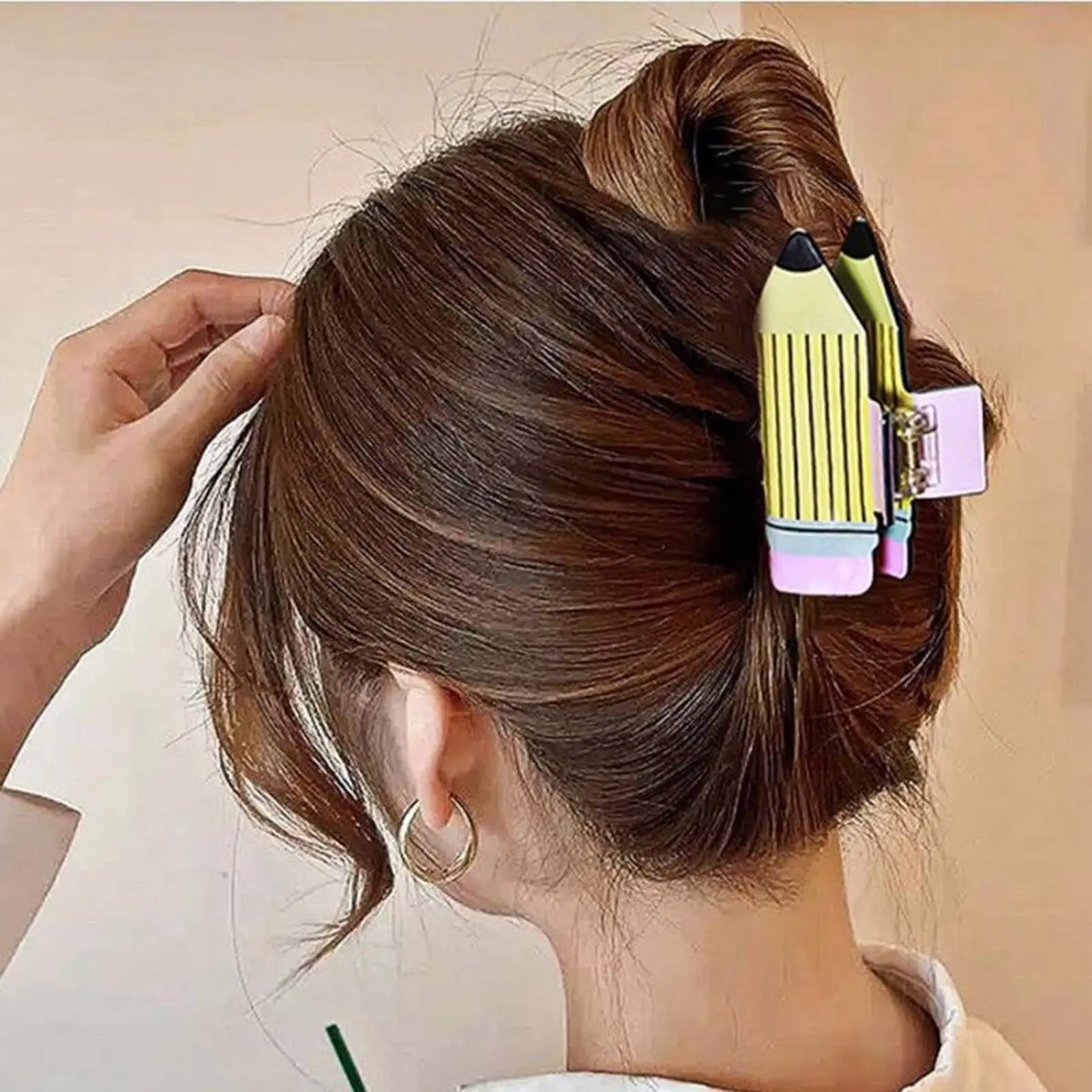 Creative Women's Shark Clip Cartoon Cute Pencil Shaped Ponytail Clip Home Travel Festival Party Lazy Style Hair Accessories 2025