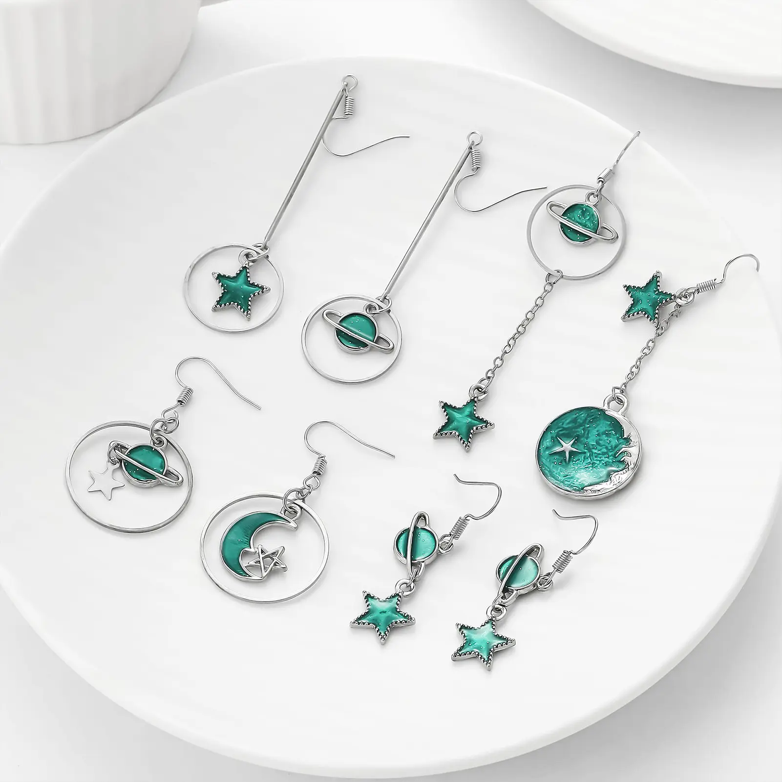4 Pairs Earring Set For Women Asymmetric Star Moon Design Dangle Earrings Trendy Drip Oil Earrings Jewelry Ear Accessories