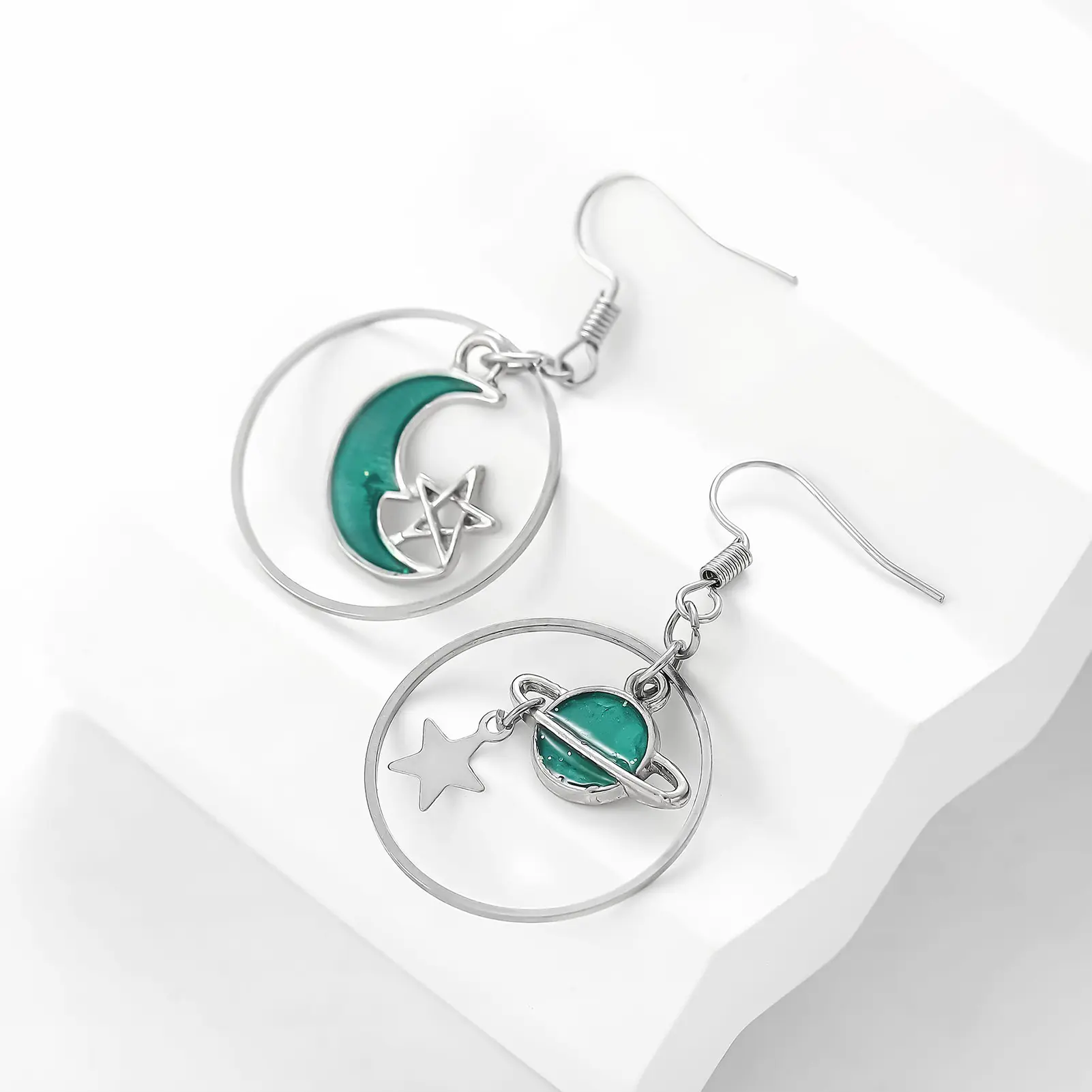 4 Pairs Earring Set For Women Asymmetric Star Moon Design Dangle Earrings Trendy Drip Oil Earrings Jewelry Ear Accessories