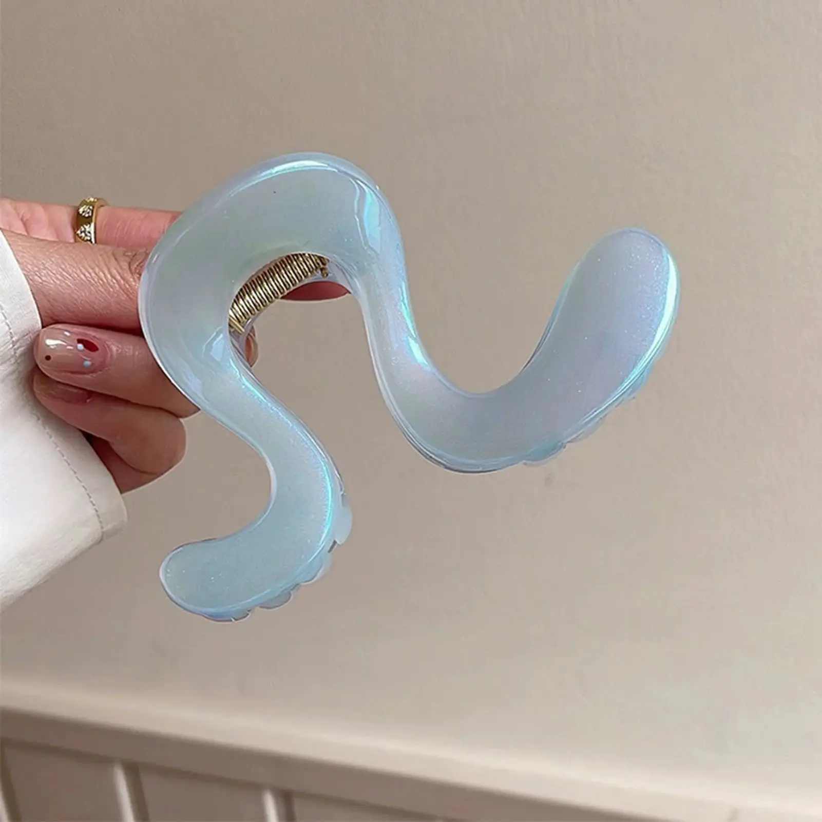 Summer Acrylic Hair Claw For Women Trendy Pearlescent Color Laser Shark Gripper Large Personality Geometric Hair Claw Hairpin