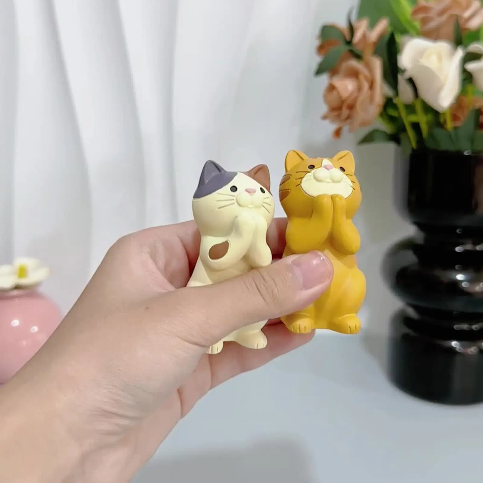 Cute Cat Ornament Mini Plastic Cat Shaped Storage Rack For Glasses Lovely Cartoon Animal Ornament For Desk Table Fireplace 1pc