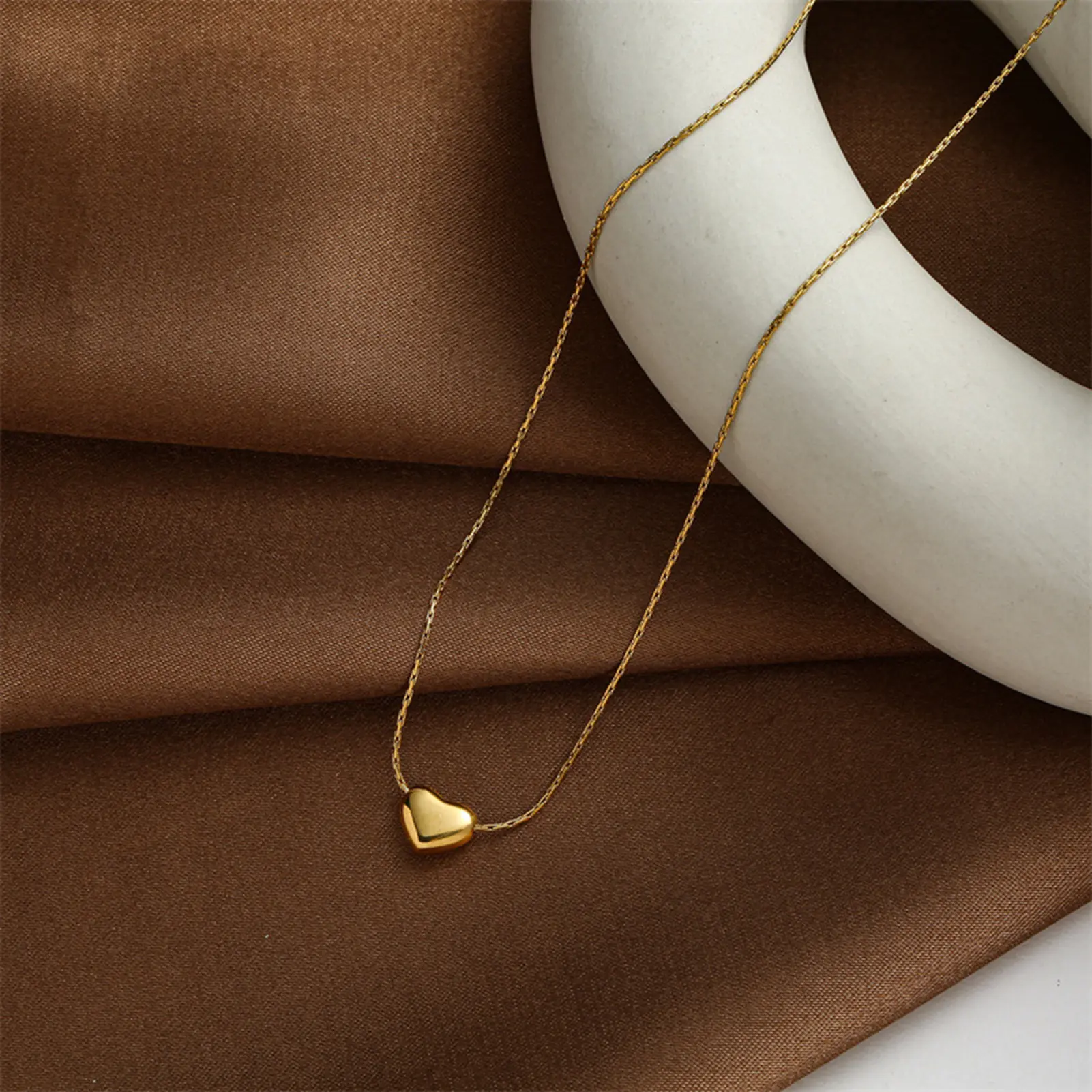 2025 New Necklace For Women Trendy Peach Heart Pendant Necklace Simple Elegant Collarbone Chain Jewelry Neck Accessories 1pc