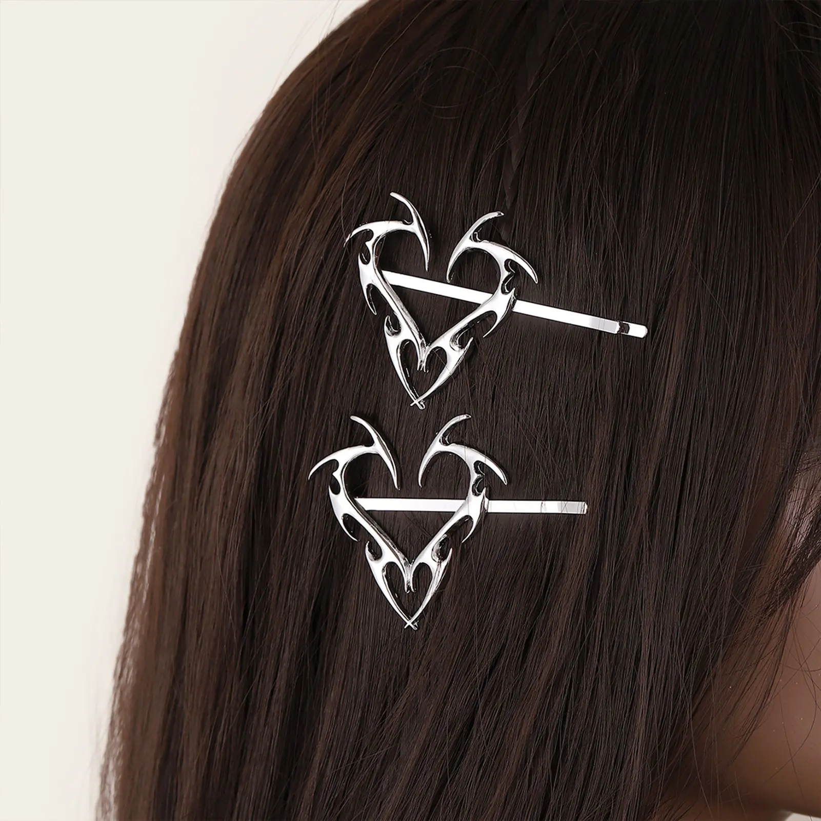 Y2K Metal Barrettes Creative Dart Heart-shaped Hair Clip For Women Girls Trendy Geometric Hair Clip Fashion Punk Hair Accessory