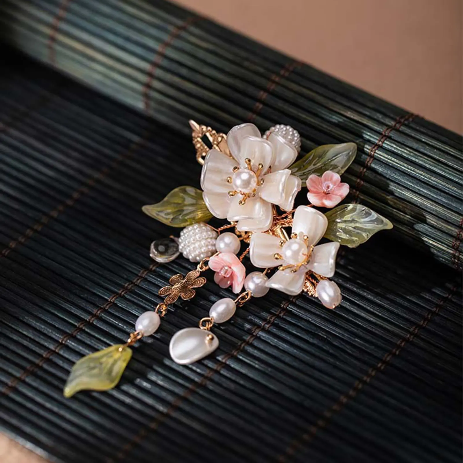 Chinese Style Hairpin Vintage Flower Tassel Hair Comb Hair Clips Exquisite Elegant Handmade Hair Accessories Hanfu Hair Pins