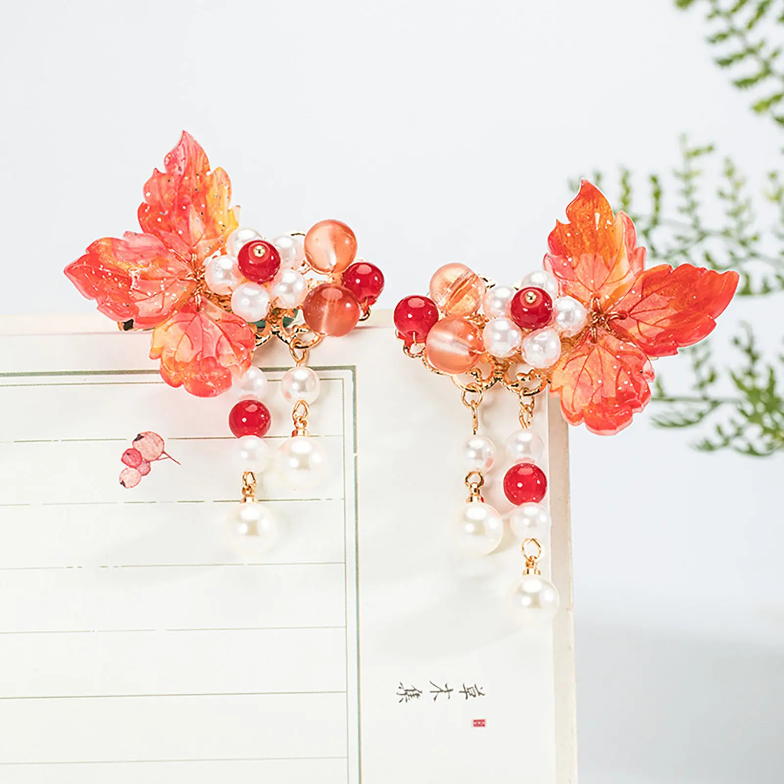 2pcs Vintage Tassel Hair Clip Chinese Style Red Leaf Pendant Hair Clip For Women Elegant Hanfu Dress Jewelry Hair Accessories