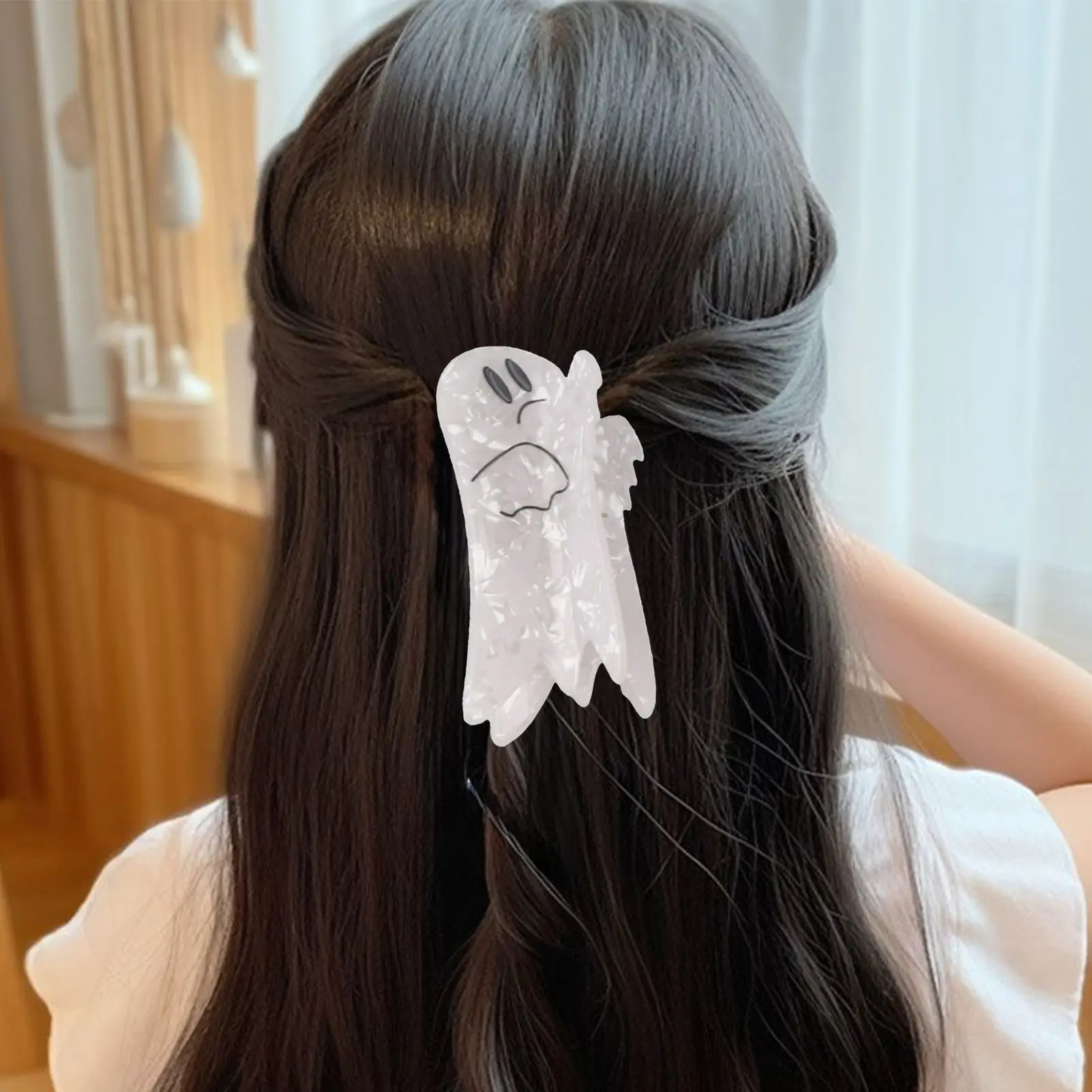 2025 Halloween Hair Claw Lovely Cartoon Ghost Shaped Acrylic Shark Hair Gripper Girls Trendy Hair Accessories Party Gift
