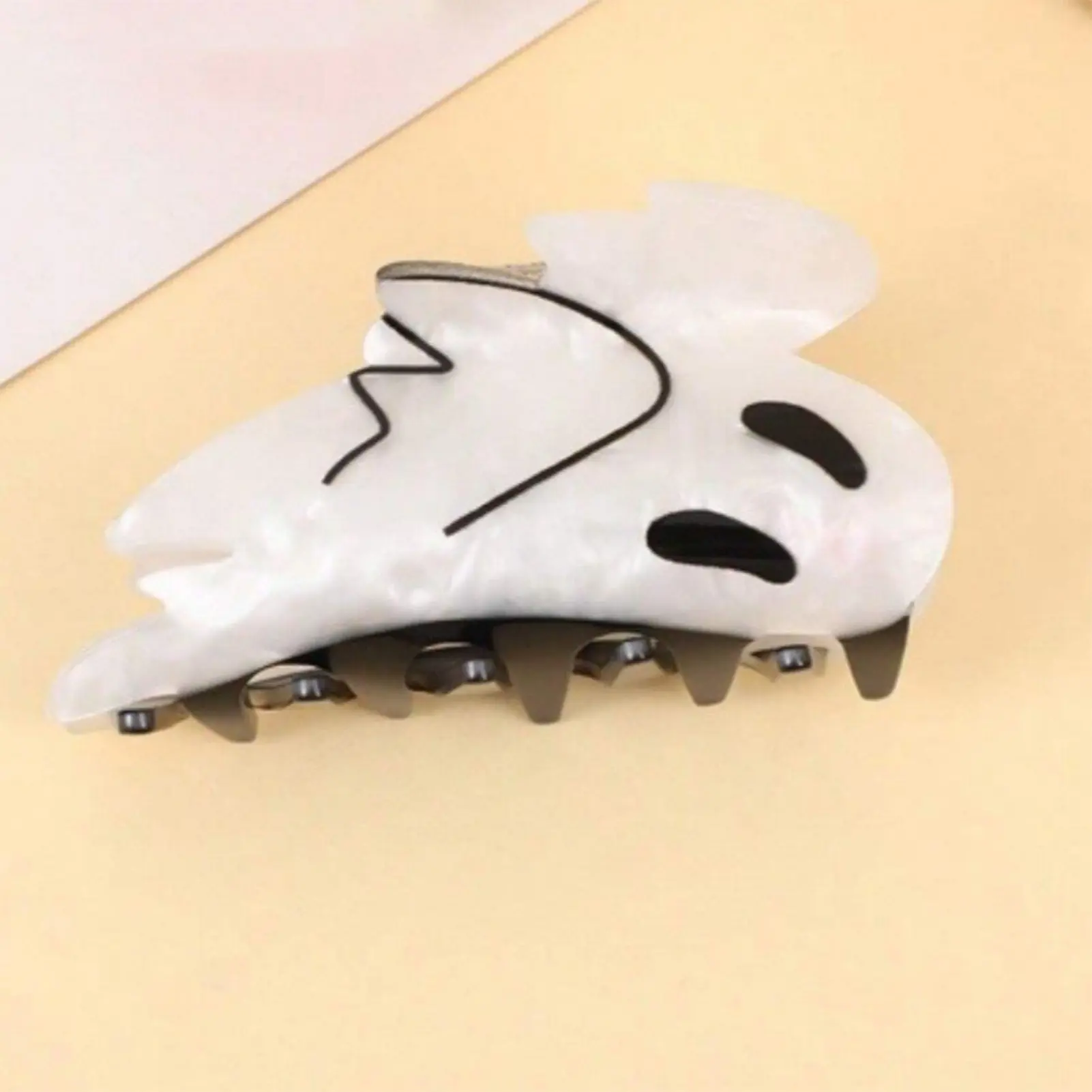 2025 Halloween Hair Claw Lovely Cartoon Ghost Shaped Acrylic Shark Hair Gripper Girls Trendy Hair Accessories Party Gift