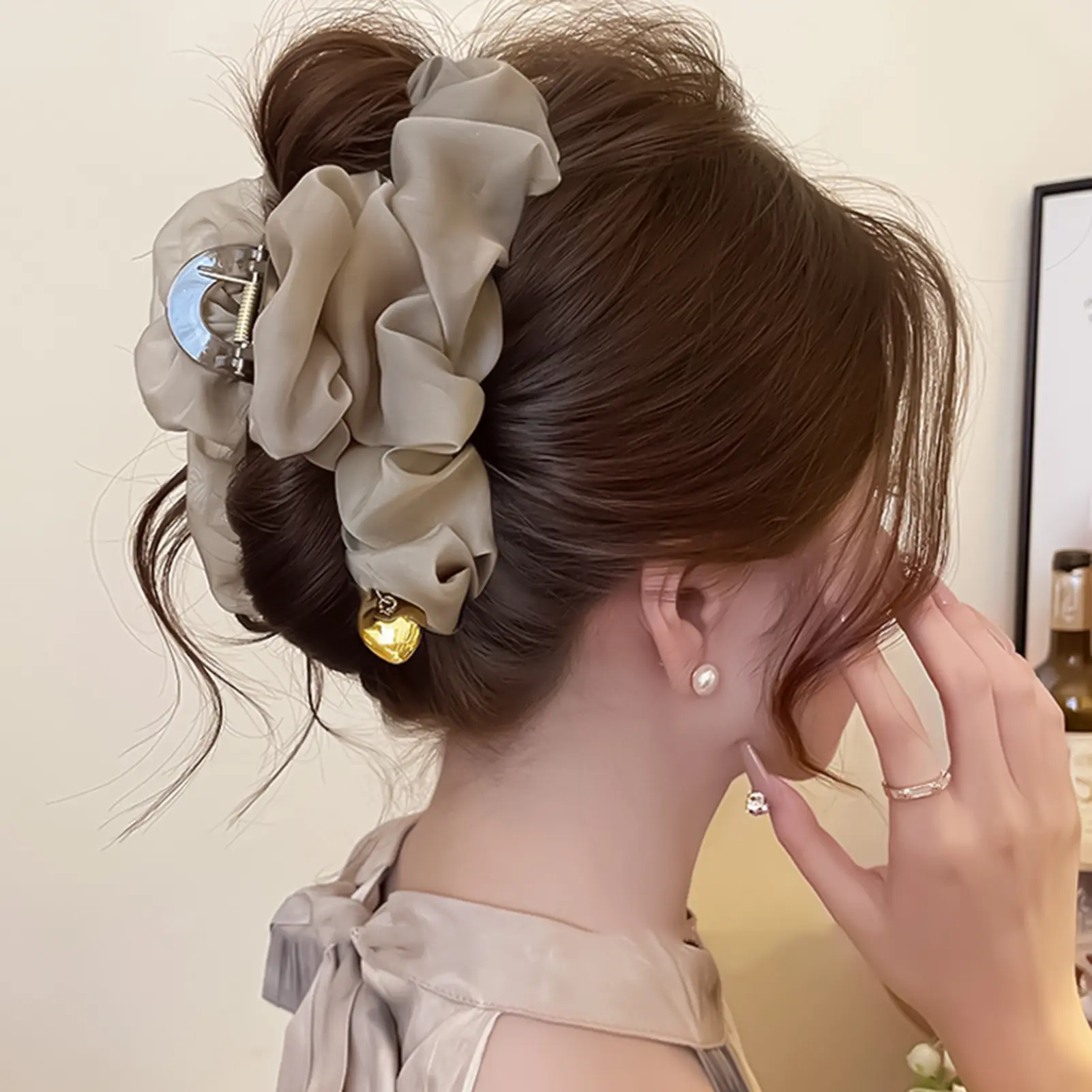 Gentle Large Hair Claw For Women Trendy Elegant Pleated Mesh Shark Gripper Korean Style Sweety Hair Clips Girls Hair Accessories