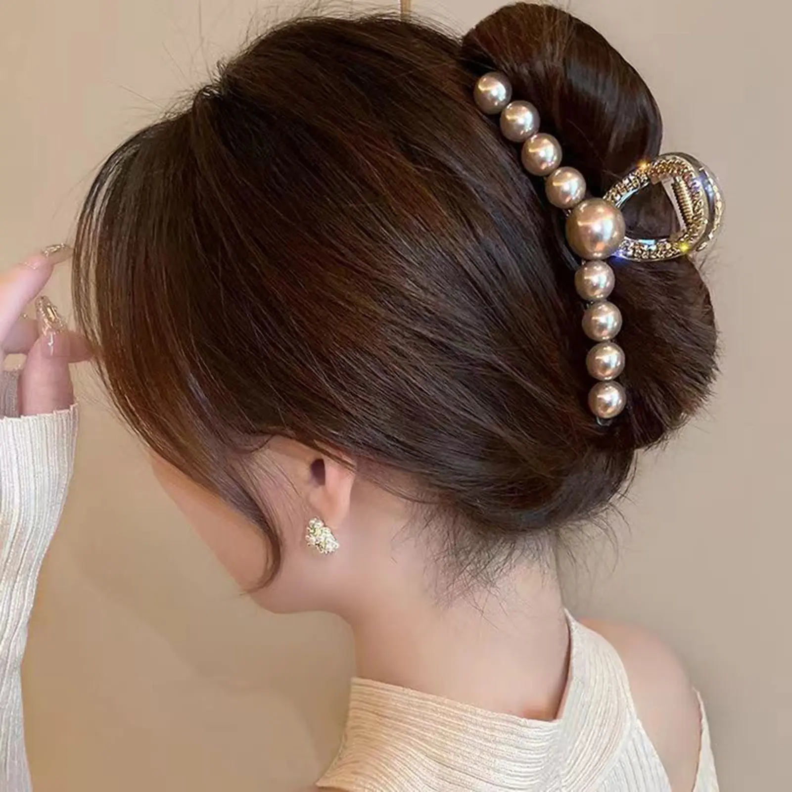 Korean Style Pearl Hair Claw Elegant Rhinestone Pearl Shark Hair Gripper Simple Elegant Hair Clip Girls Trendy Hair Accessories