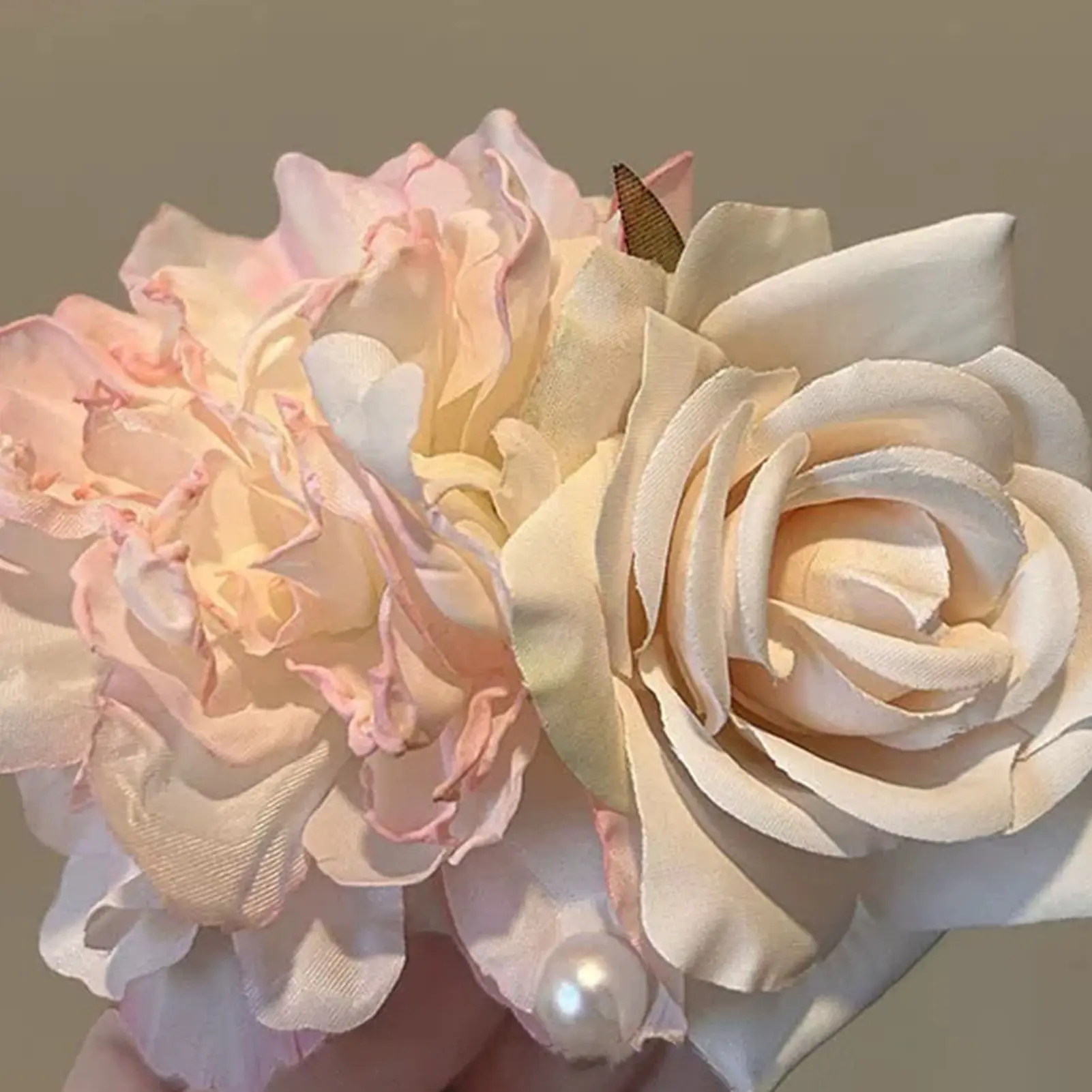 Hawaii Flower Hair Claw For Women Exquisite Elegant Pearl Butterfly Rose Peony Shark Hair Gripper Girls Trendy Hair Accessories