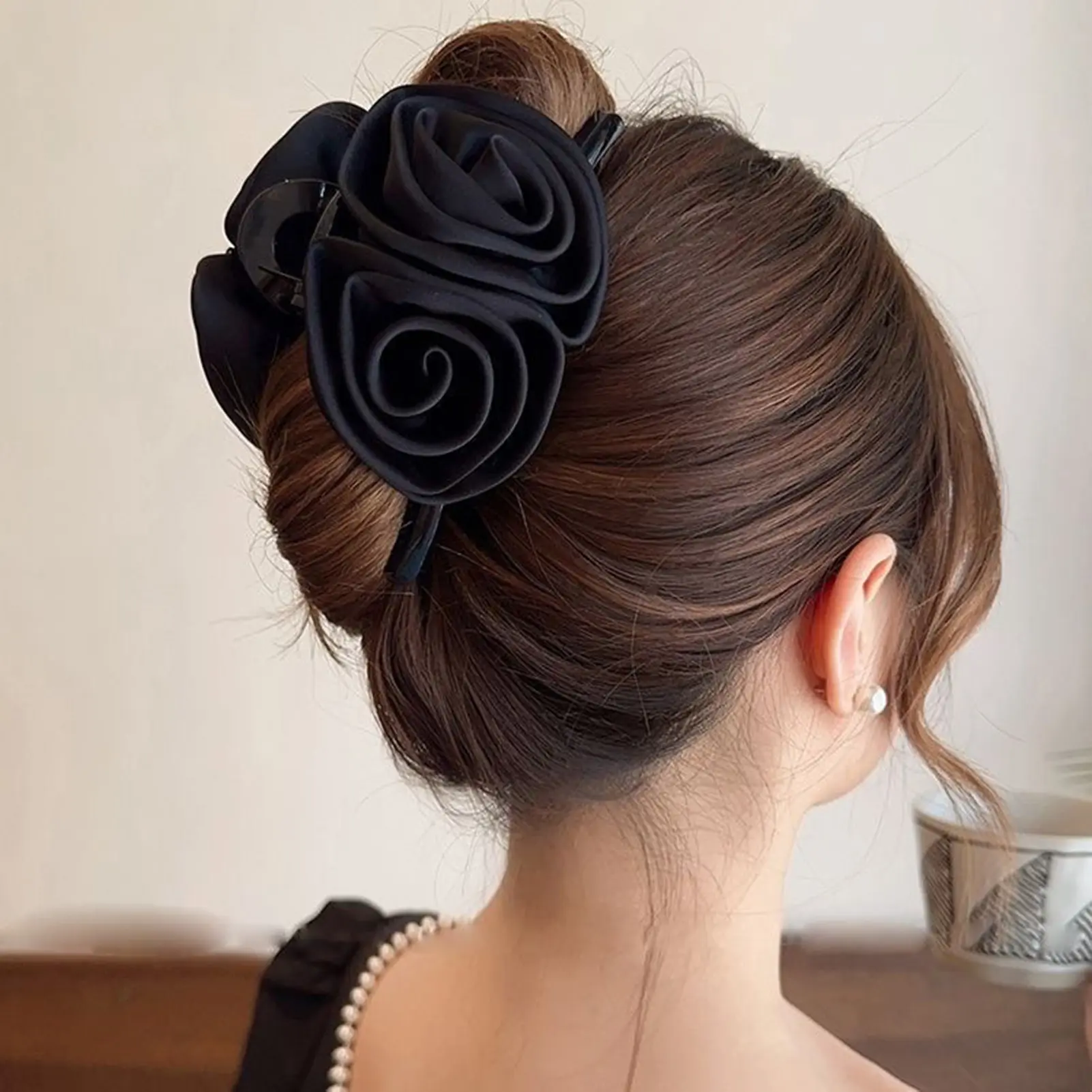 Hawaii Flower Hair Claw For Women Trendy Pearl Rose Shark Gripper Elegant Sweety Updo Hair Clip Girls Fashion Hair Accessories