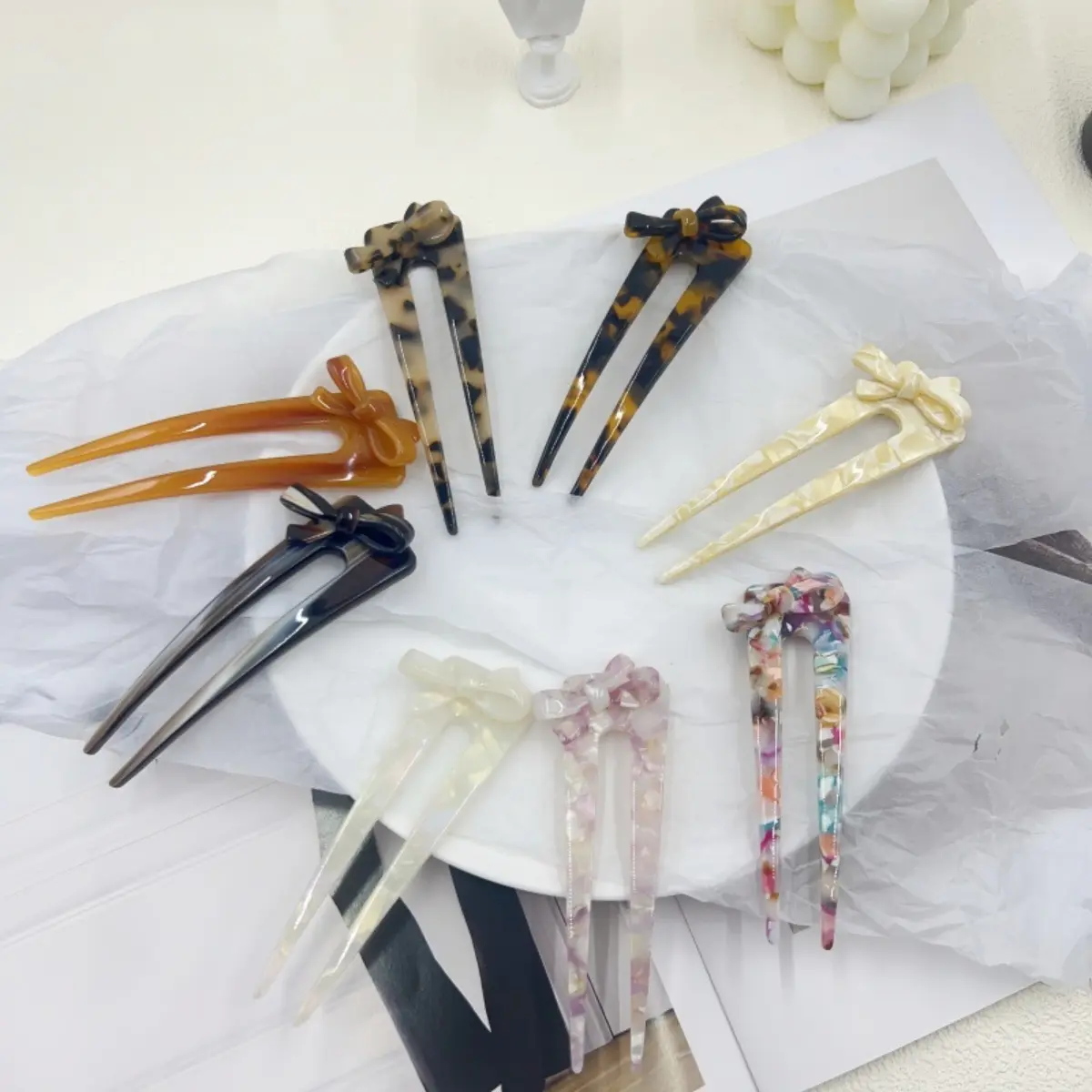 Trendy Bow U-shaped Hairpin Pearlescent Contrasting Color Acrylic Hairpin For Women Exquisite Sweety Girls Daily Hair Accessory