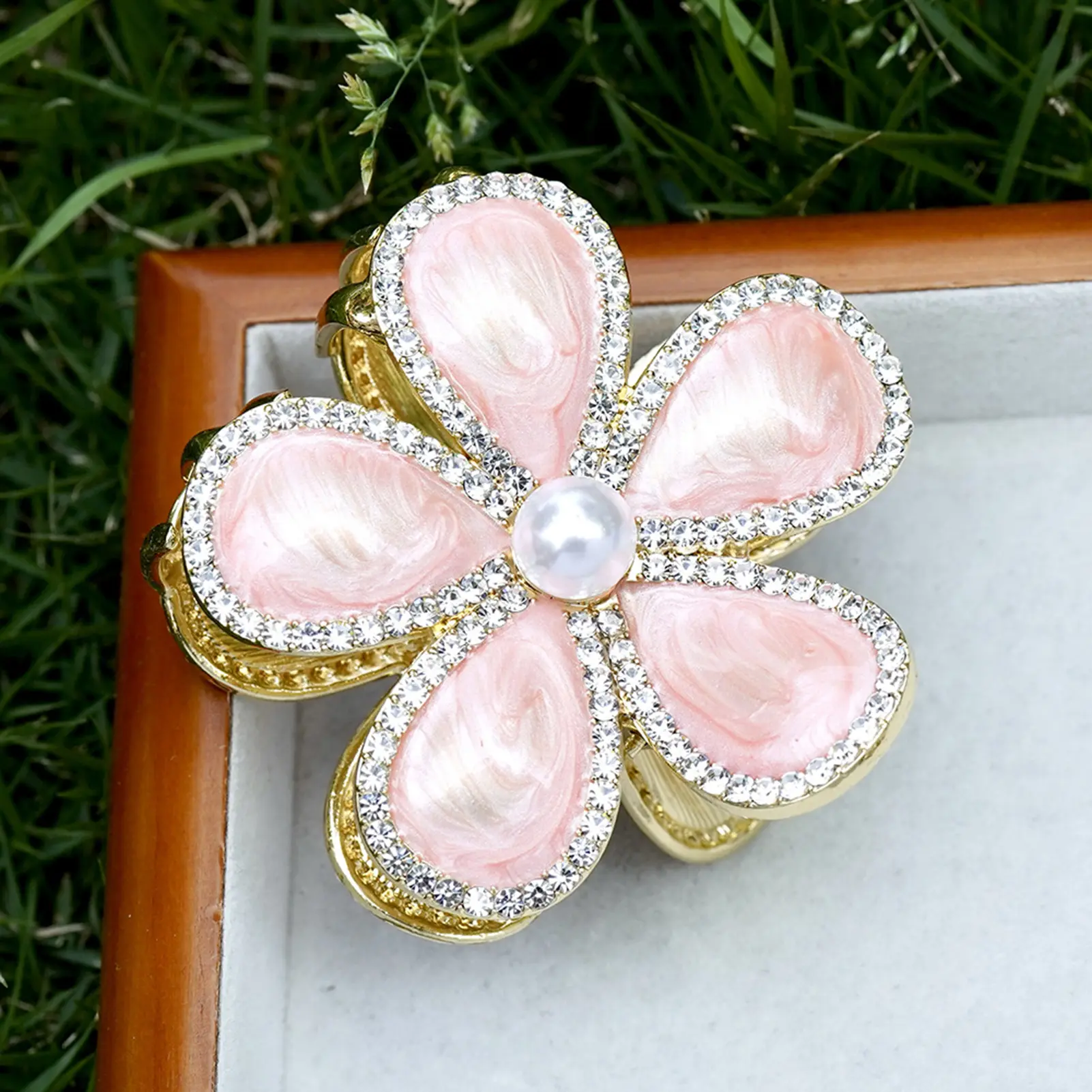 Summer Glitter Flower Hair Claw Light Luxury Rhinestone Frangipani Hair Clip For Women Exquisite Trendy Metal Alloy Hair Gripper