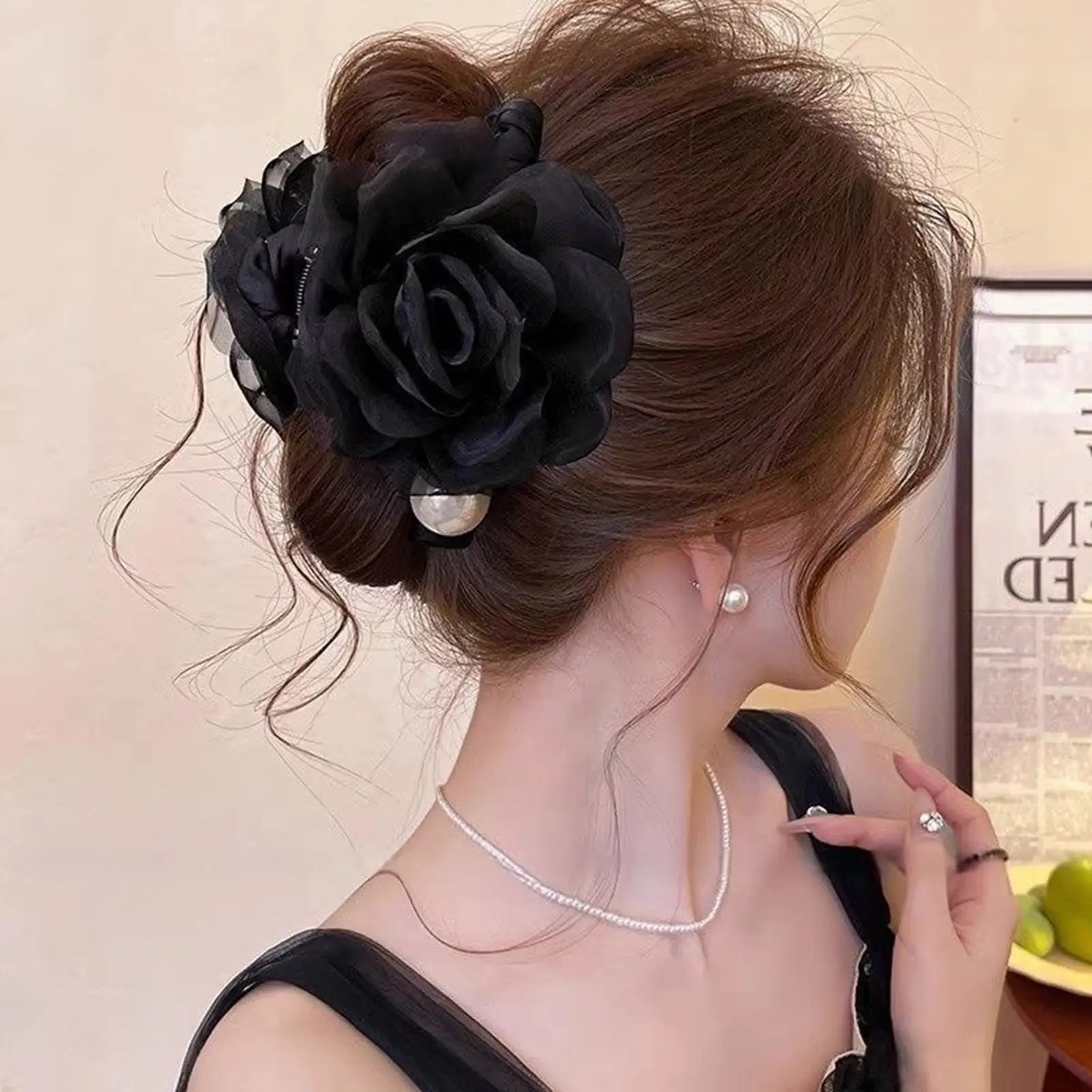Hawaii Flower Hair Claw For Women Trendy Pearl Rose Shark Gripper Elegant Sweety Updo Hair Clip Girls Fashion Hair Accessories