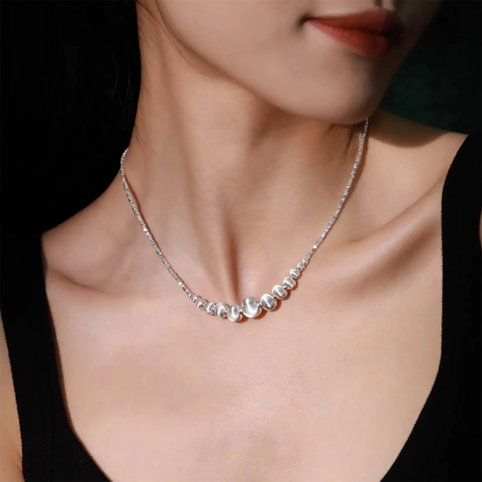 Light Luxury Cat's Eye Stone Necklace For Women Gradient Bead Broken Silver Collarbone Chain Girls Fashion Jewelry Accessories