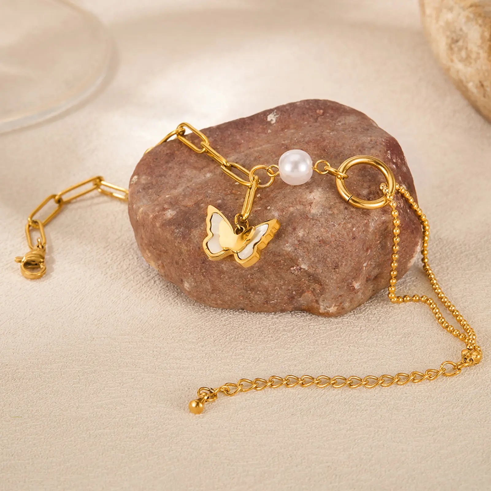 Light Luxury Girls Anklet Fashion Chain Pearl Butterfly Ankle Bracelet Summer Beach Foot Decoration Chain Jewelry Accessories