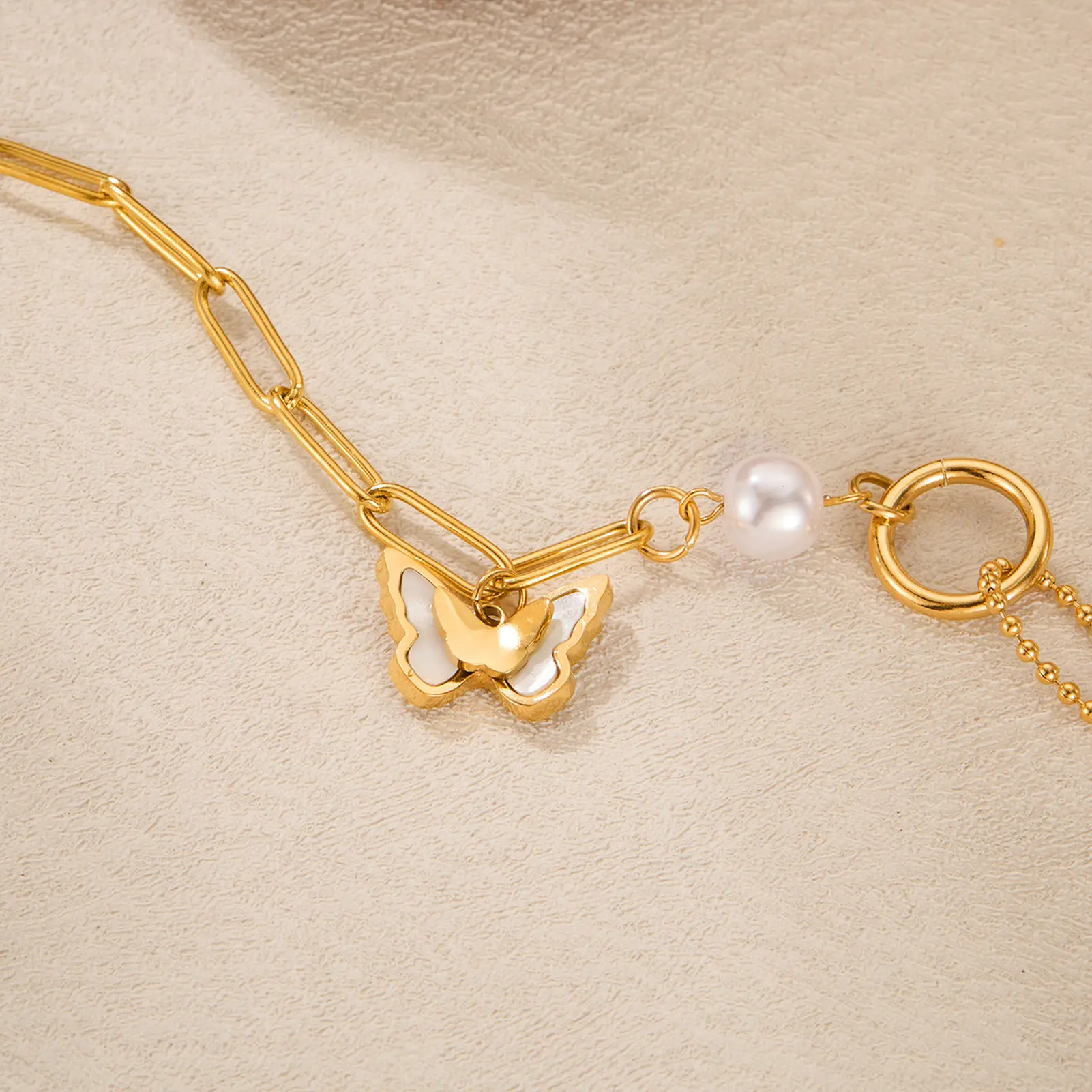 Light Luxury Girls Anklet Fashion Chain Pearl Butterfly Ankle Bracelet Summer Beach Foot Decoration Chain Jewelry Accessories