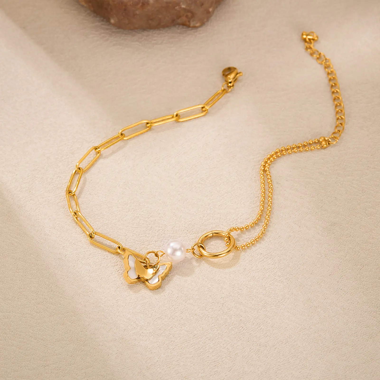 Light Luxury Girls Anklet Fashion Chain Pearl Butterfly Ankle Bracelet Summer Beach Foot Decoration Chain Jewelry Accessories