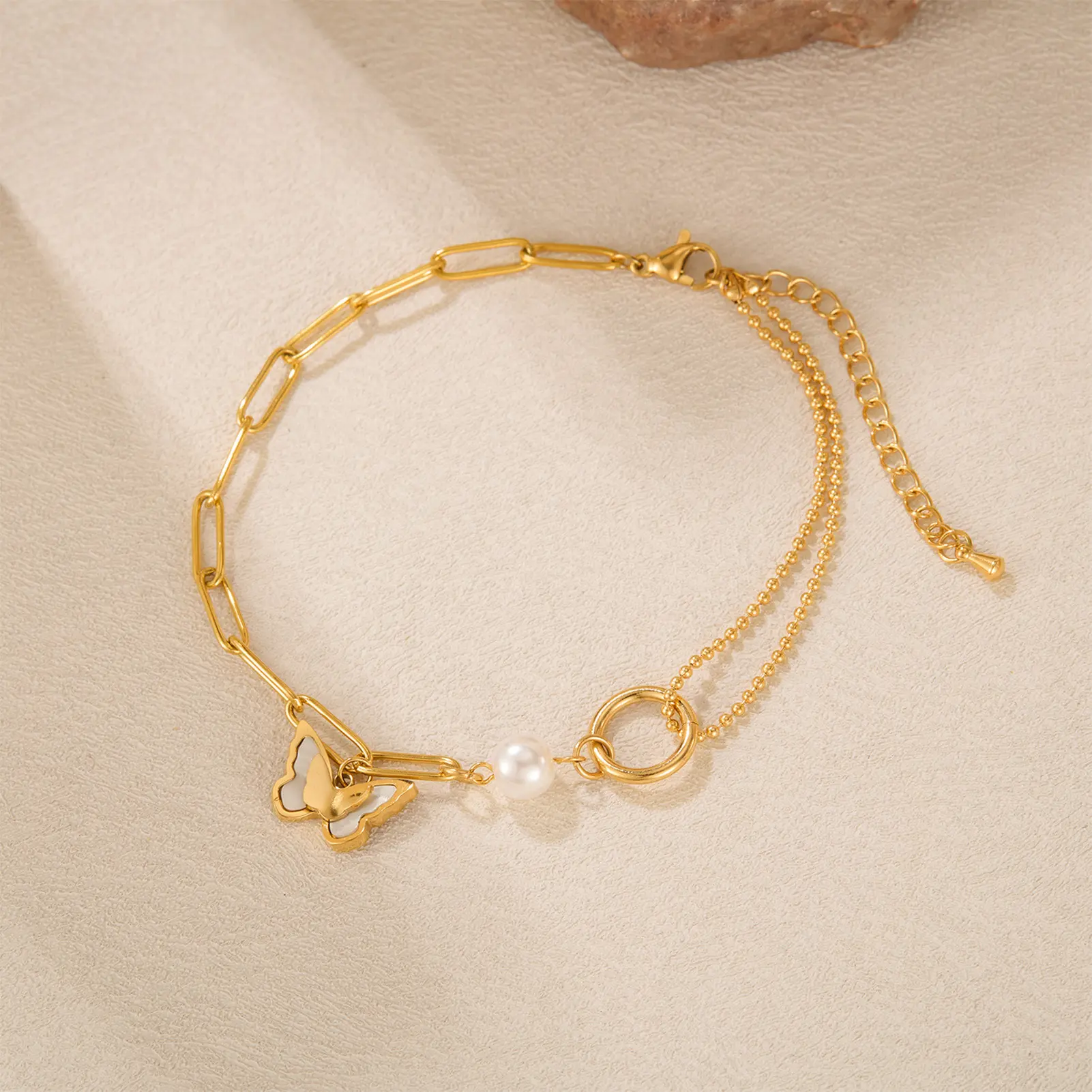 Light Luxury Girls Anklet Fashion Chain Pearl Butterfly Ankle Bracelet Summer Beach Foot Decoration Chain Jewelry Accessories