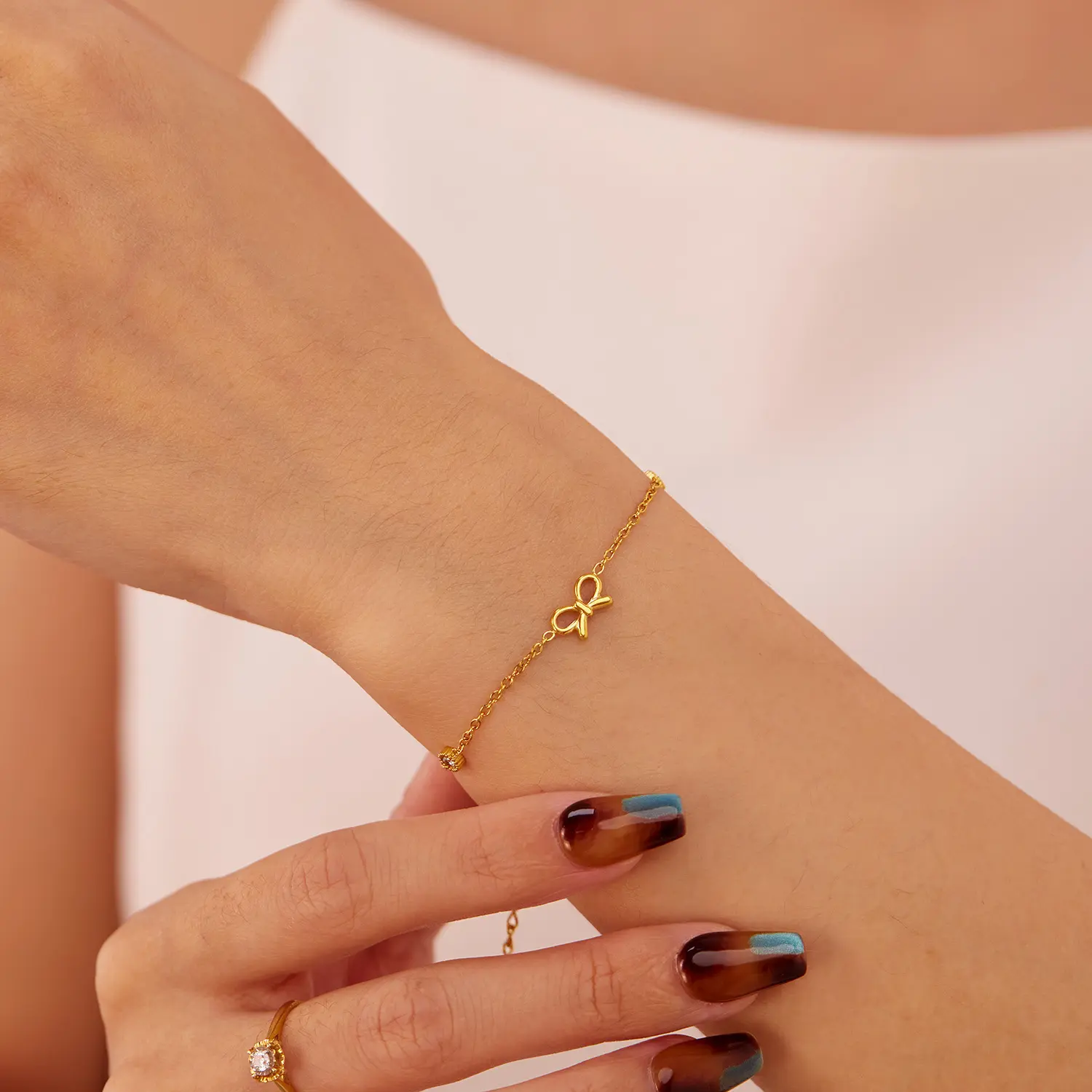 2025 New Trendy Metal Bracelet For Women Ins Style Stainless Steel Bow Bracelet Summer Beach Hand Decoration Jewelry Chain