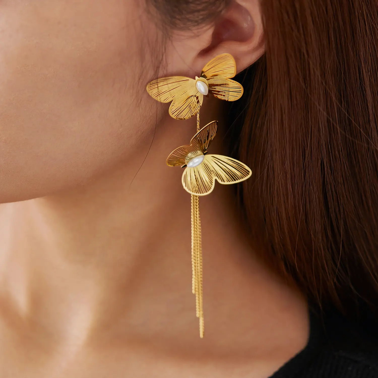 2025 New Metal Flower Earrings For Women Hollow Out French Style Tassel Pearl Petal Stud Earrings Trendy Girls Ear Jewelries