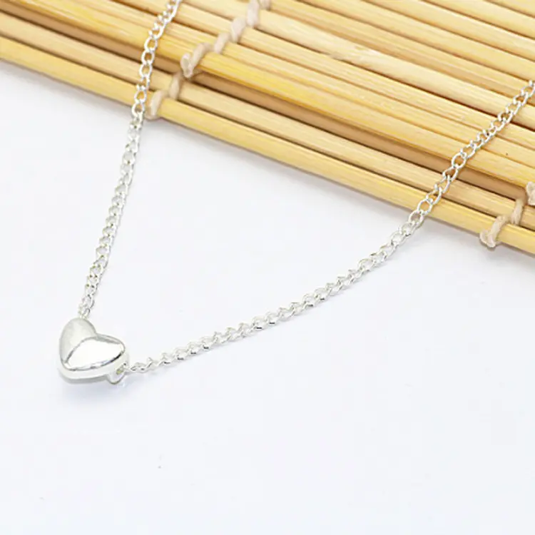 Elegant Heart Necklace For Women Trendy Simple Collarbone Chain Classic Peach Heart Neck Chain Girls Summer Jewelry Body Chain