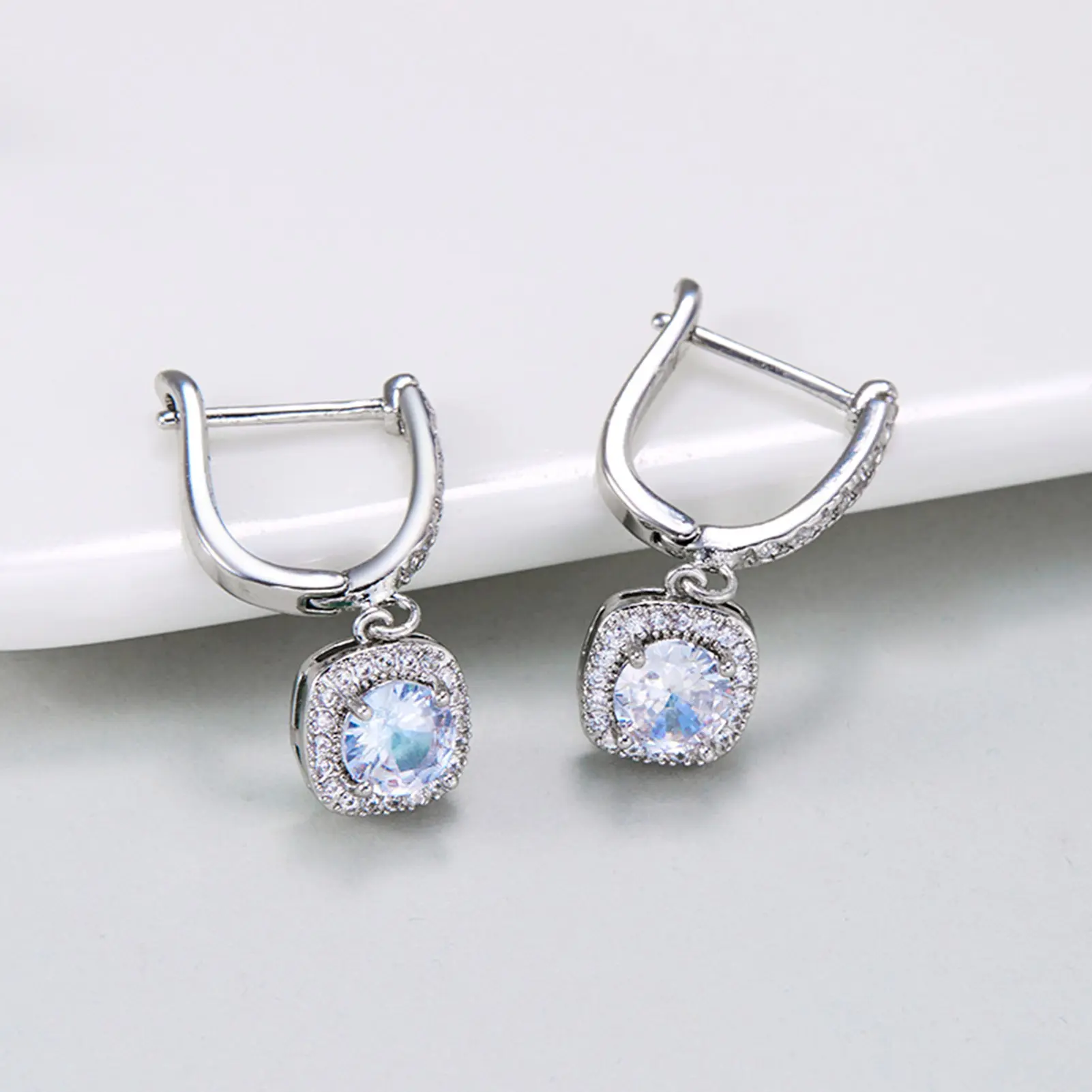 Light Luxury Glitter Dangle Earring For Women Elegant Square Zircon Pendant Ear Buckle Girls Fashion Jewelry Ear Accessories