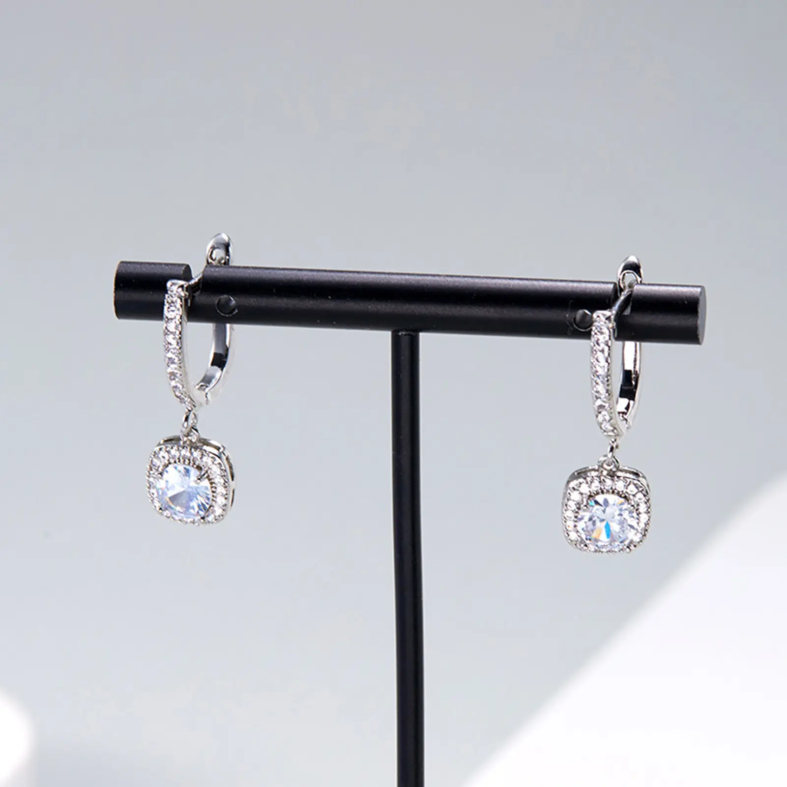 Light Luxury Glitter Dangle Earring For Women Elegant Square Zircon Pendant Ear Buckle Girls Fashion Jewelry Ear Accessories