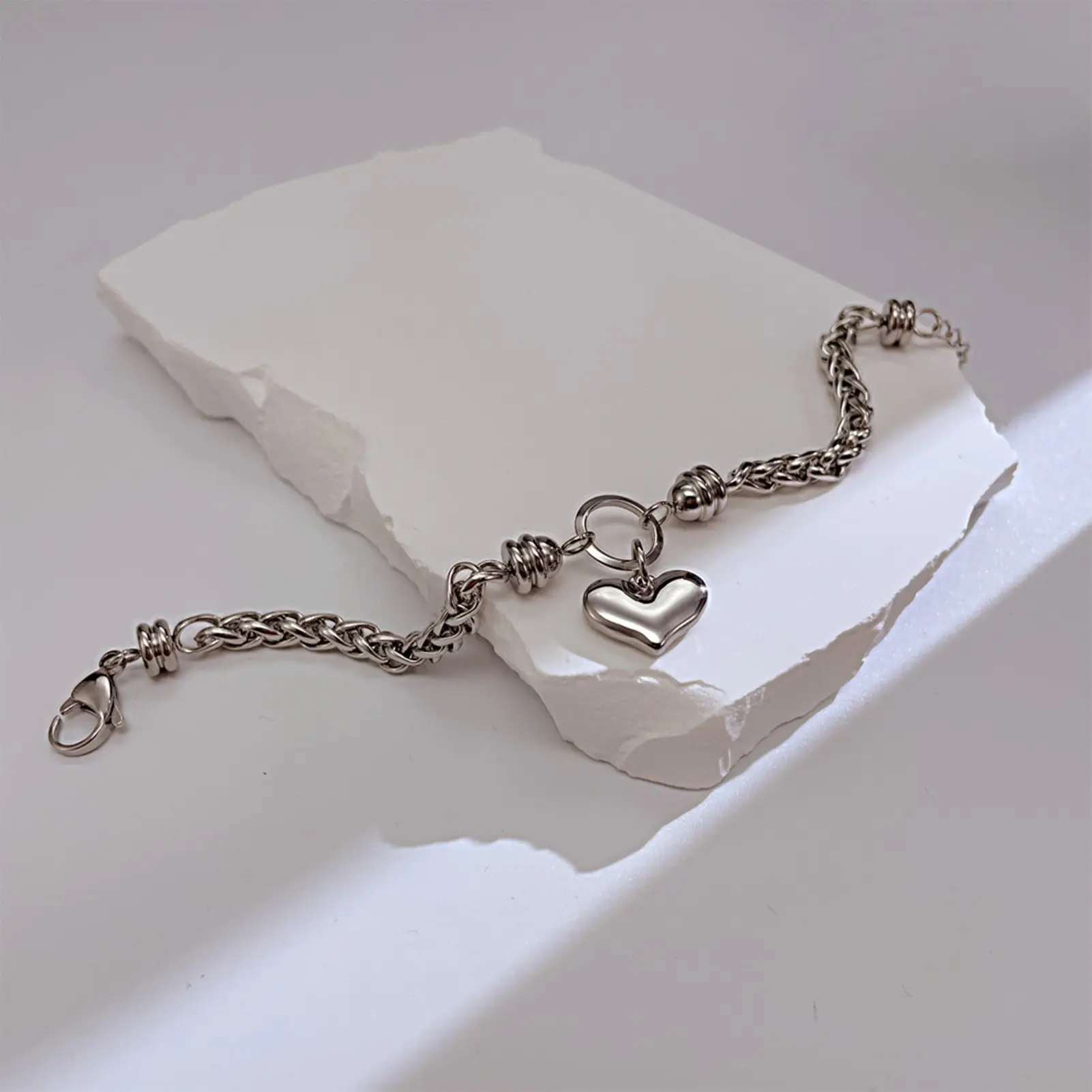 2025 New Heart Pendant Bracelet Light Luxury Ins Style Chain Bracelet For Women Girls Fashion Metal Jewelry Hand Accessories