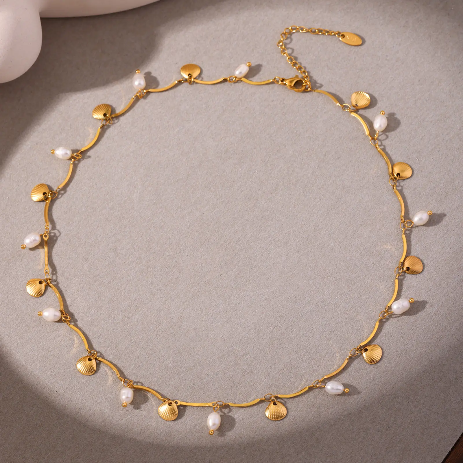 Trendy Metal Pearl Necklace INS Style Stainless Steel Pearl Shell Pendant Neck Chain Light Luxury Women's Jewelry Accessories