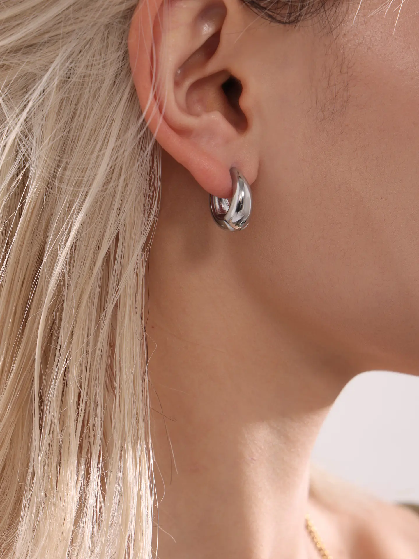Retro Exaggerated Earrings For Women Glitter Zircon Earrings Personalized Color Blocking Earrings Metal Jewelry Ear Accessories