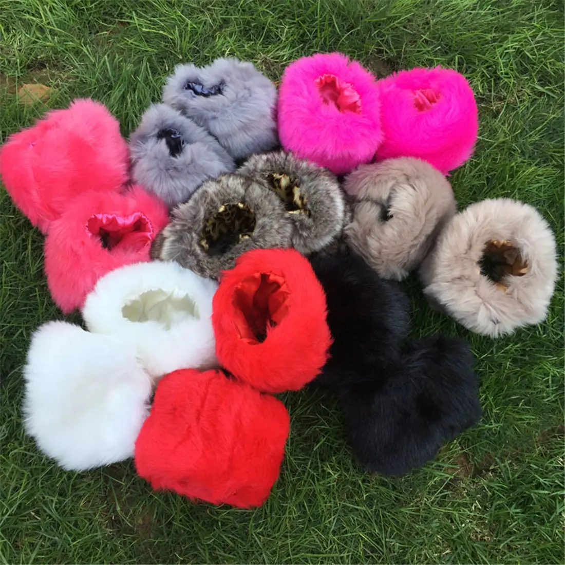 1 Pair Faux Fur Plush Cuff Sleeve Winter Warm Arm Warmer Soft Elastic Wrist Slap On Cuffs Arm Warmer Thicken Wrist Protector