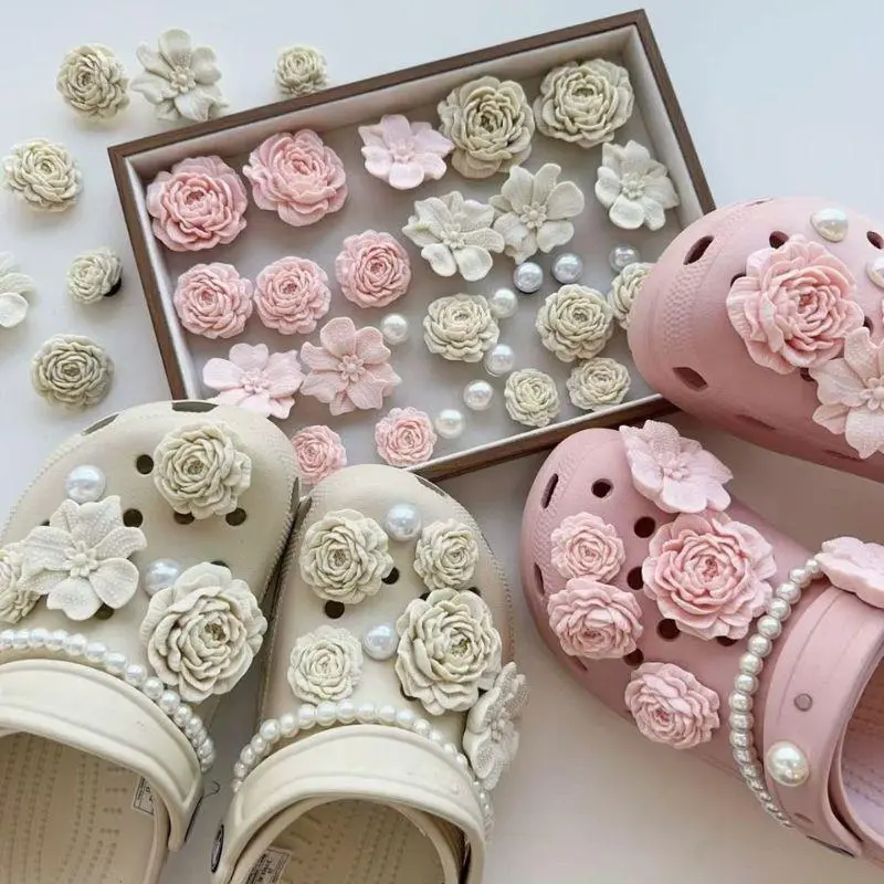 2025 Fashion Shoe Charms Set Accessories Hole Shoe Buckle New Style Bouquet Bone White Flower DIY 3D Shoes Decorations
