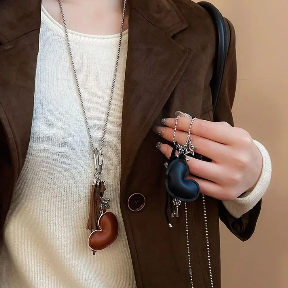 Vintage Spring Summer Leather Heart Tassel Pendant Necklace Women Long Hanging Neck Accessories Light Luxury Jewelry Necklaces