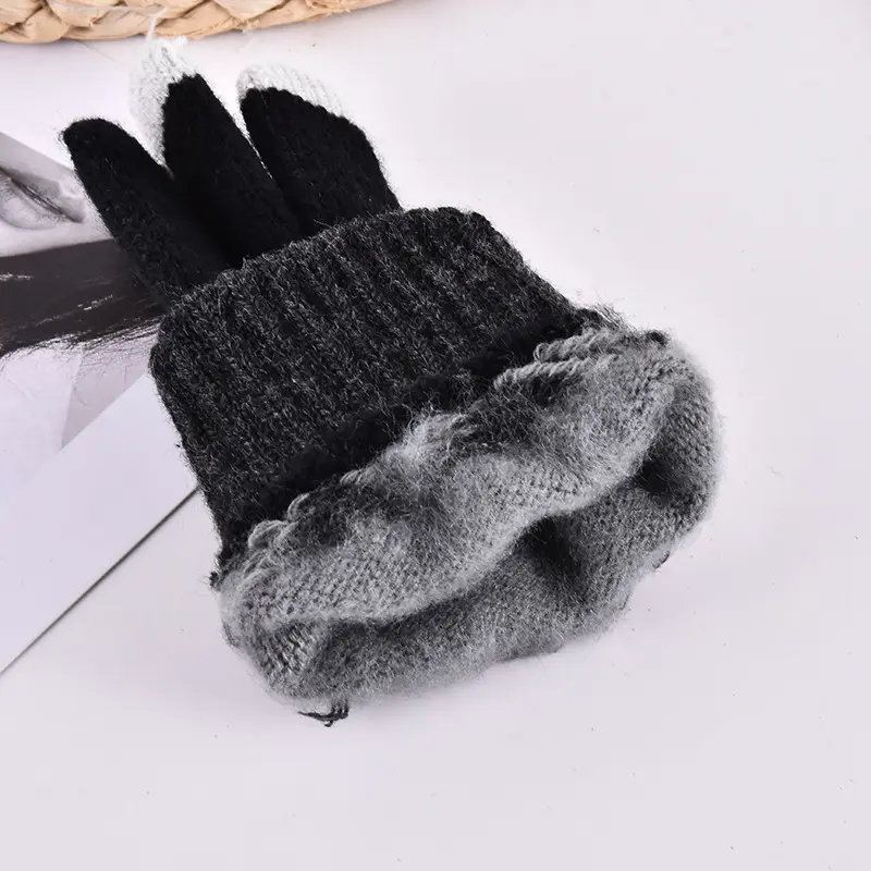 Comfortable warm touch screen gloves for women