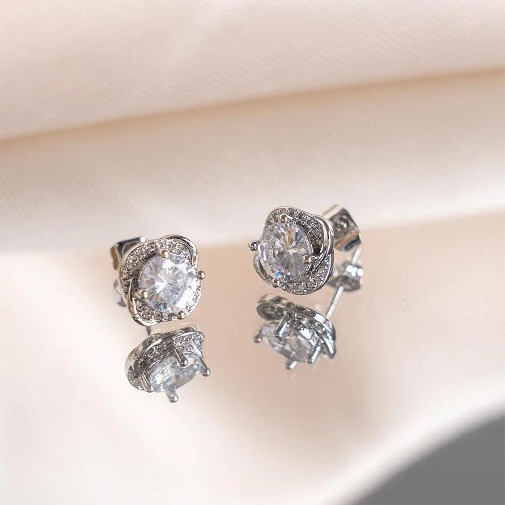 Fashion Trend Little Lucky Stud Earrings Classic Small Gift Exquisite Earrings Silvery Accessories Simple Clothing A1Z2