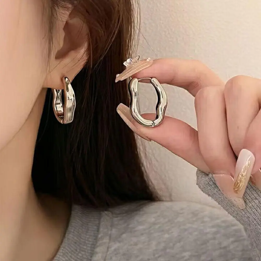 High-end New Design Trendy Retro Geometric Hoop Earrings For Women Irregular Light Luxury Simple Circle Earings Fashion Jew O2M4