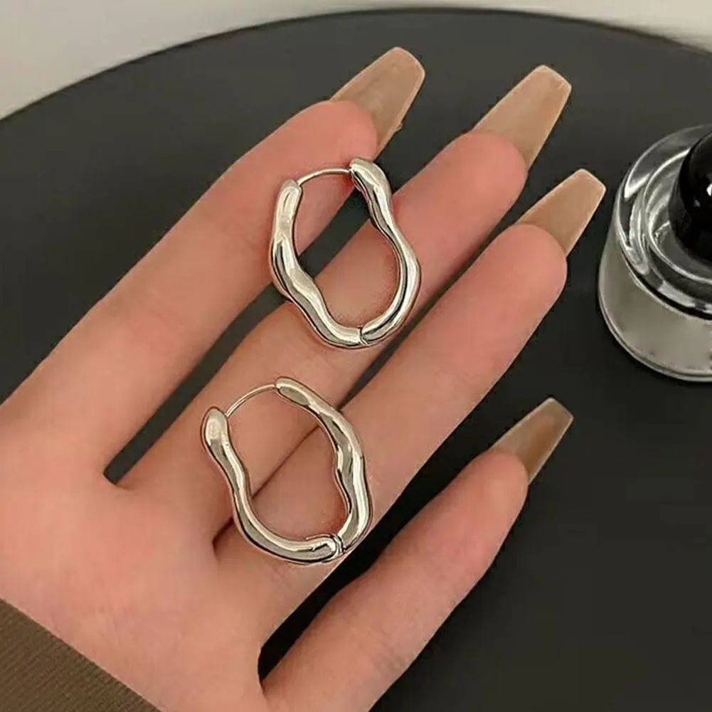 High-end New Design Trendy Retro Geometric Hoop Earrings For Women Irregular Light Luxury Simple Circle Earings Fashion Jew O2M4