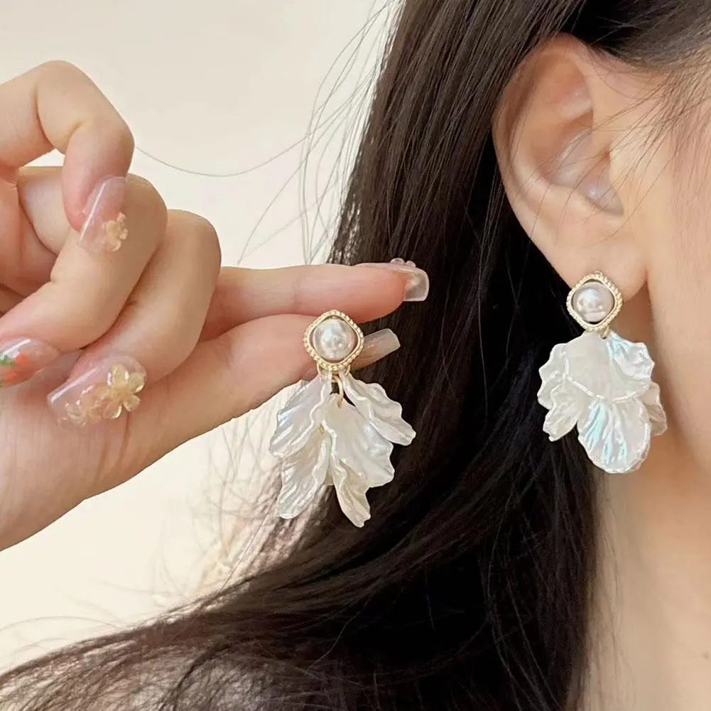 Fashion Jewelry Needle Elegant Temperament White Color Petal Earrings For Women Wedding Gifts Sweet Design Hot Sale