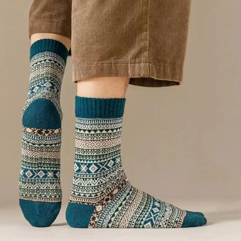 1Pairs Of Winter Men's Thick Wool Socks For Warmth, Men's Retro Style, Colorful And Fashionable Men's Snow Boots Socks