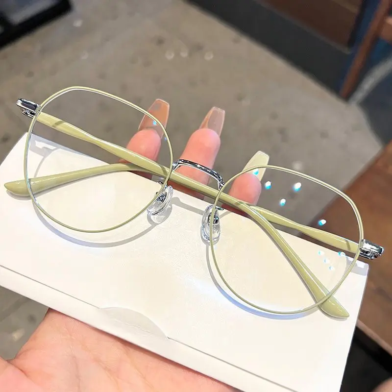 Anti Blue Light Reading Glasses for Women Metal Frame Flat Light Glasses Fashion Oversized Clear Oval Eyeglasses Spectacles