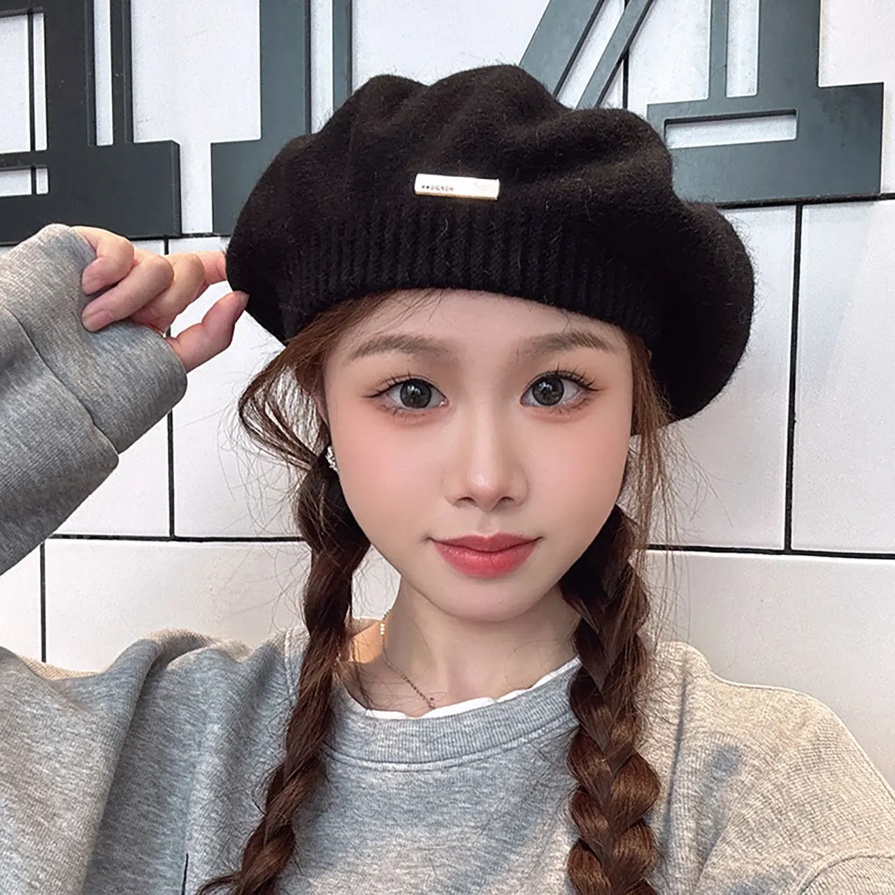 Women Winter Beret Hat Warm Knitted Wool Painter Cap Solid Color Crochet Skull Cap Lady Painter Artist Hats