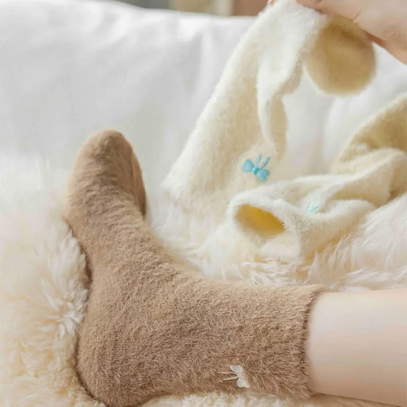 Bow Embroidered Plush Socks for Women Soft Mink Fleece Floor Sock Korean Ins Winter Warm Female Middle Tube Socks