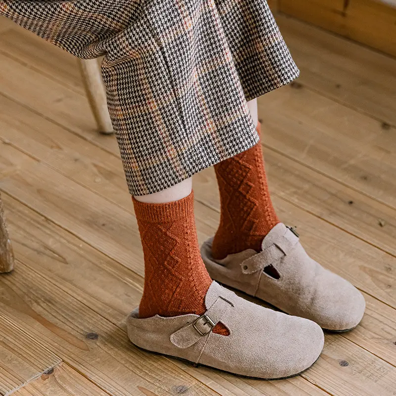 Retro Wool-blend Socks for Women Autumn Winter Warm Mid Tube Sock Japanese Harajuku Girls Casual Sport Long Socks