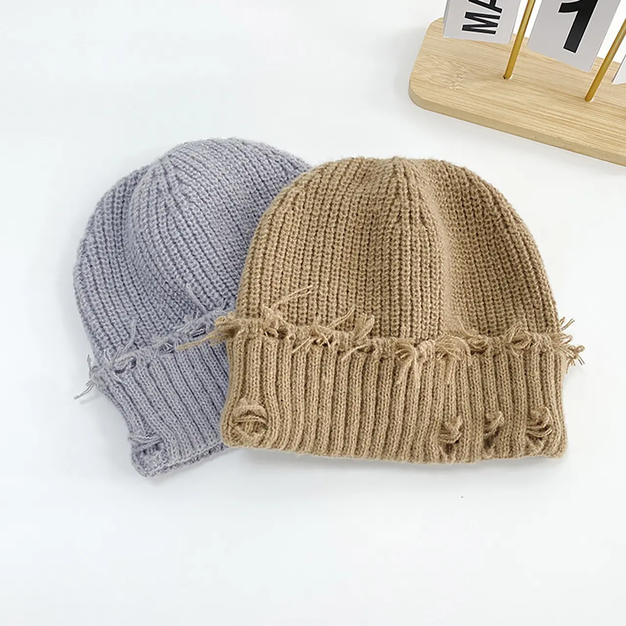 Retro Broken Brim Knitted Hat for Women Men Winter Dilapidated Hole Skullies Beanies Solid Color Hip-Hop Warm Skullcap