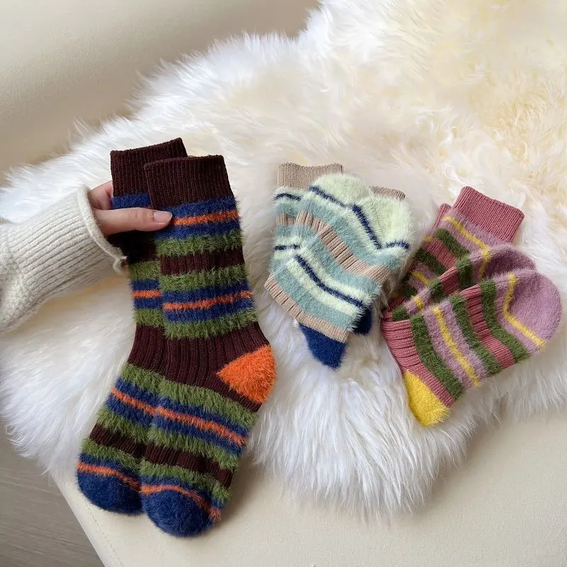 Retro Mink Velvet Socks Women Harajuku Rainbow Striped Furry Sock Autumn Winter Warm Fluffy Plush Knitted Home Socks Sox