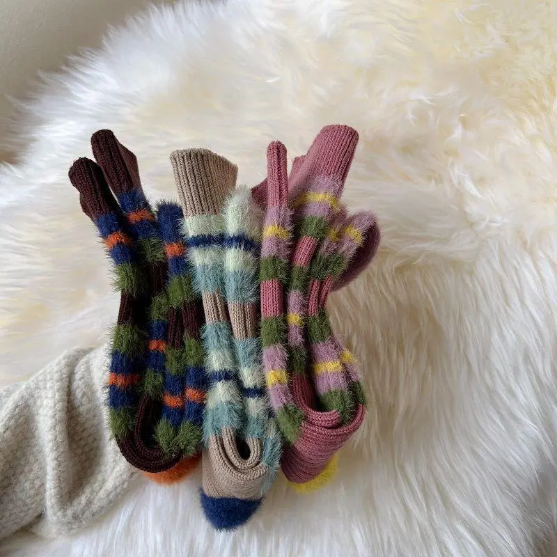 Retro Mink Velvet Socks Women Harajuku Rainbow Striped Furry Sock Autumn Winter Warm Fluffy Plush Knitted Home Socks Sox